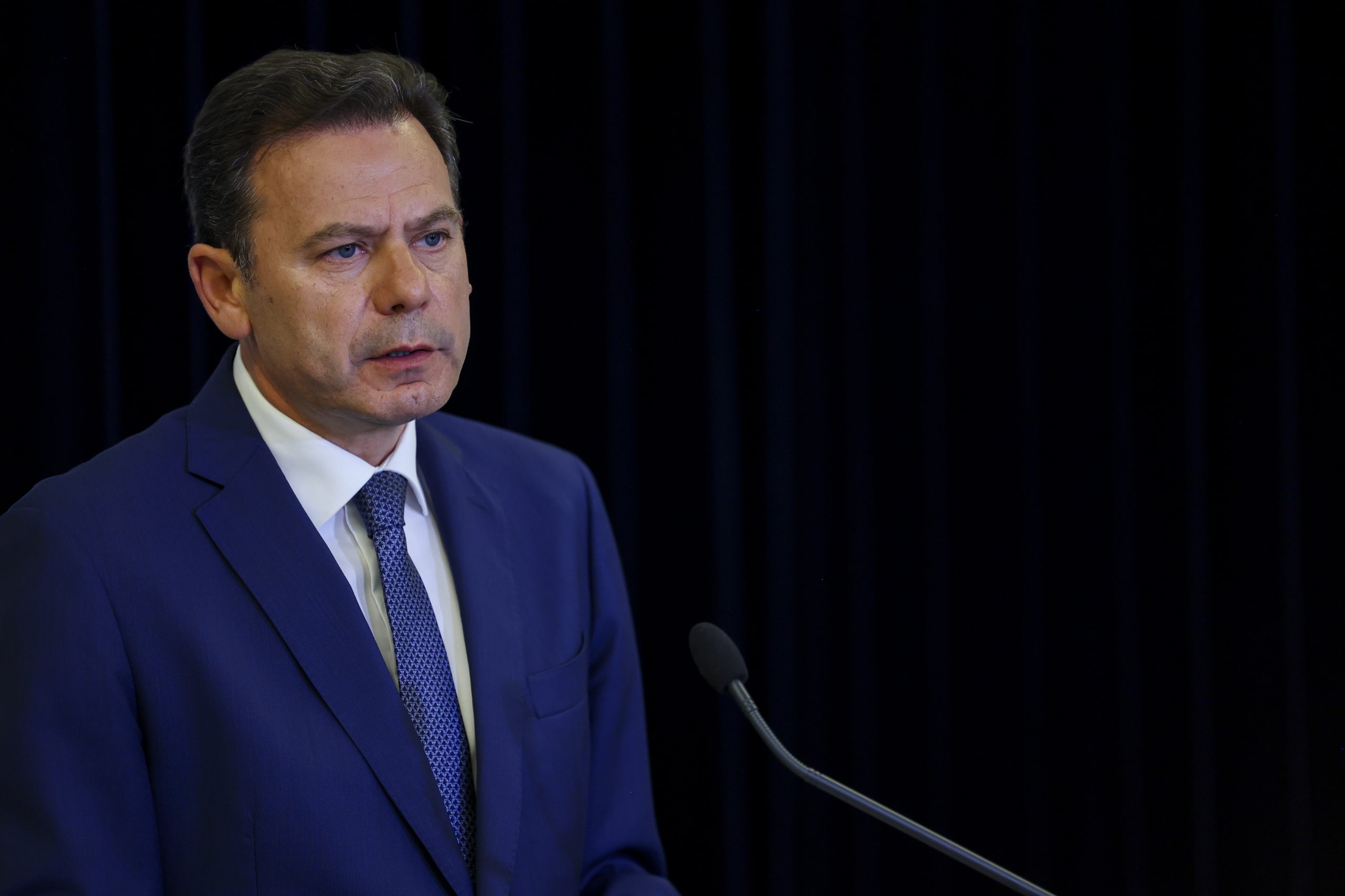 “Estou aqui para dar a cara”. Montenegro explica medidas para combater “momento difícil”