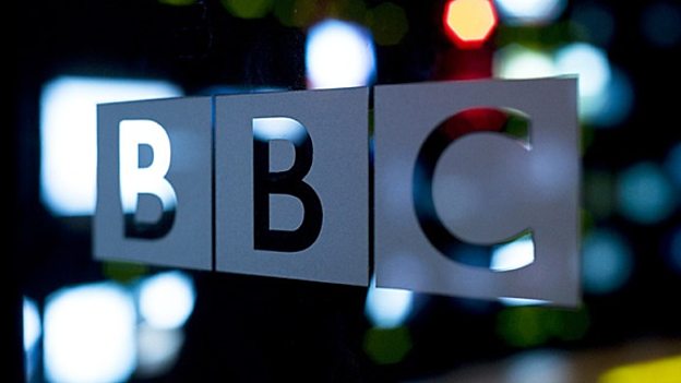O que é que a Rússia tem contra a BBC? Uma história de espiões e terroristas que pouco tem a ver com media