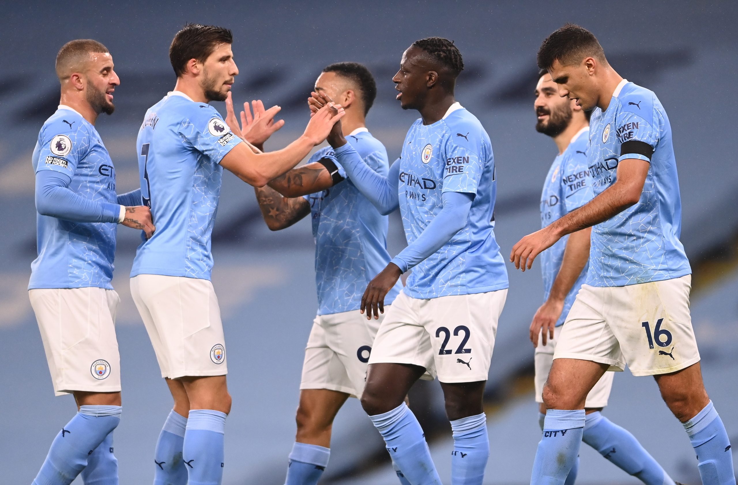 Benjamin Mendy infringe regras e Manchester City já tem seis casos