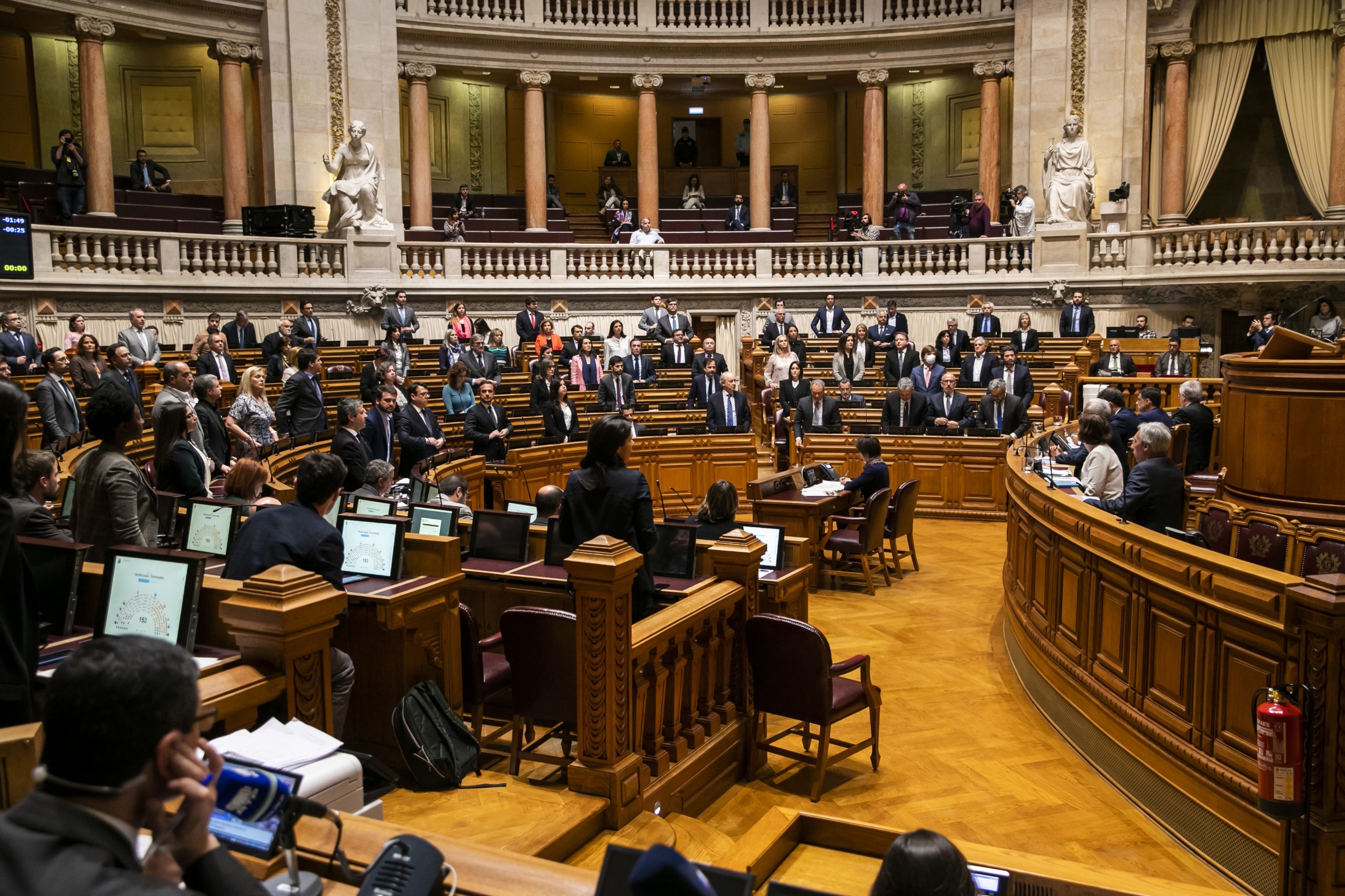 Covid-19: AR rejeita medidas de proteção para advogados e solicitadores