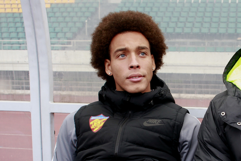 Saiu da Luz para o Zenit, depois rumou para a China. Qual é o próximo passo de Witsel? Pilotar aviões