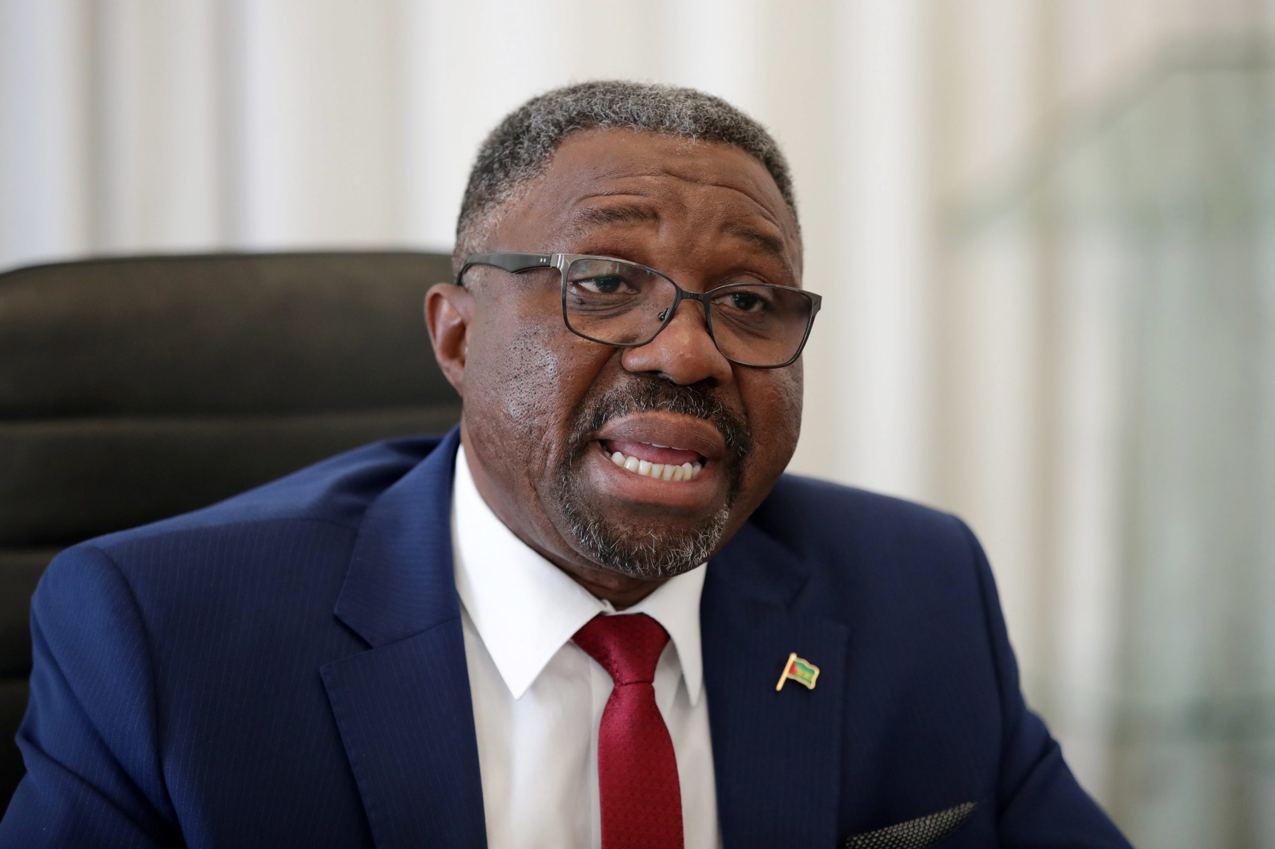 Ex-primeiro-ministro de São Tomé e Príncipe pede inquérito internacional após ataque ao quartel militar