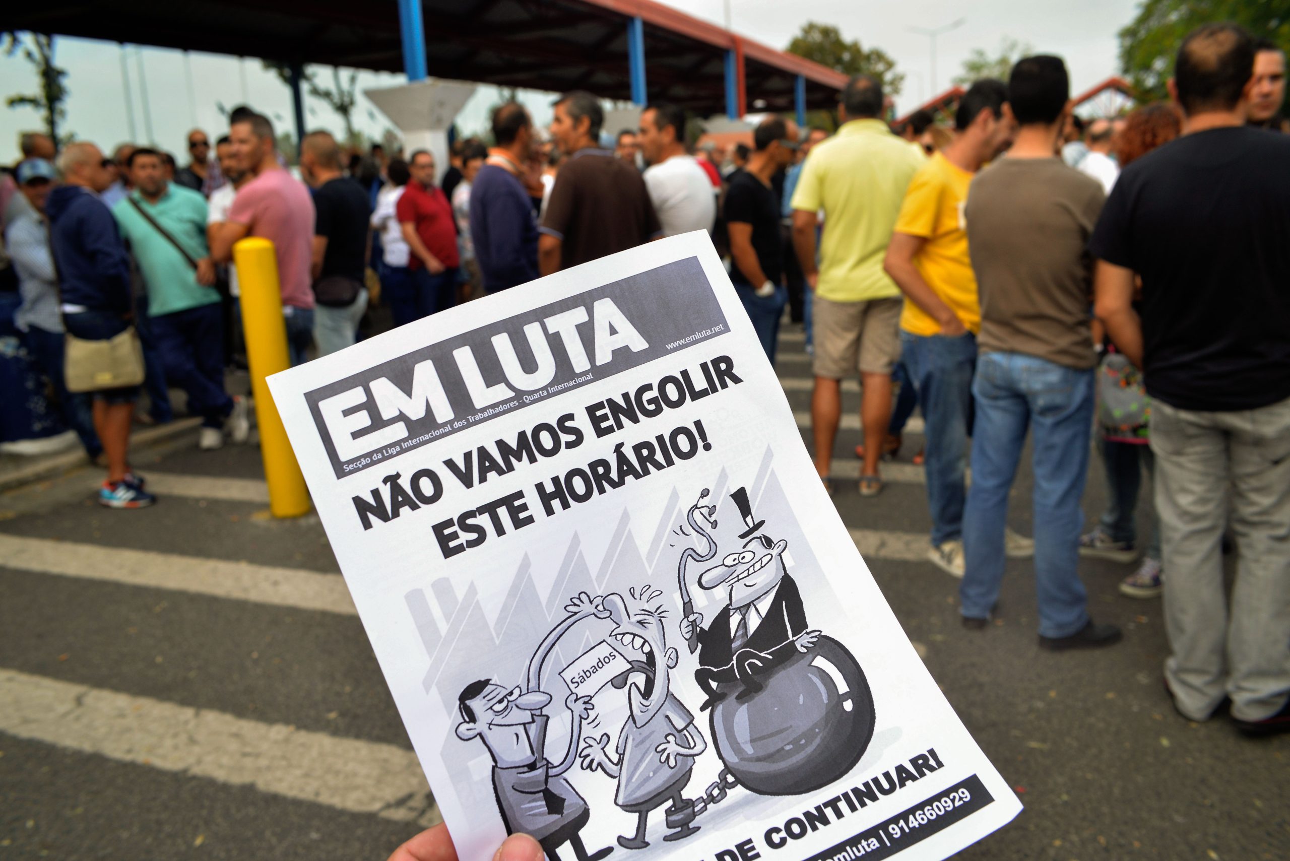 Comissão de trabalhadores, sindicato e administração da Autoeuropa em silêncio antes de reuniões de hoje