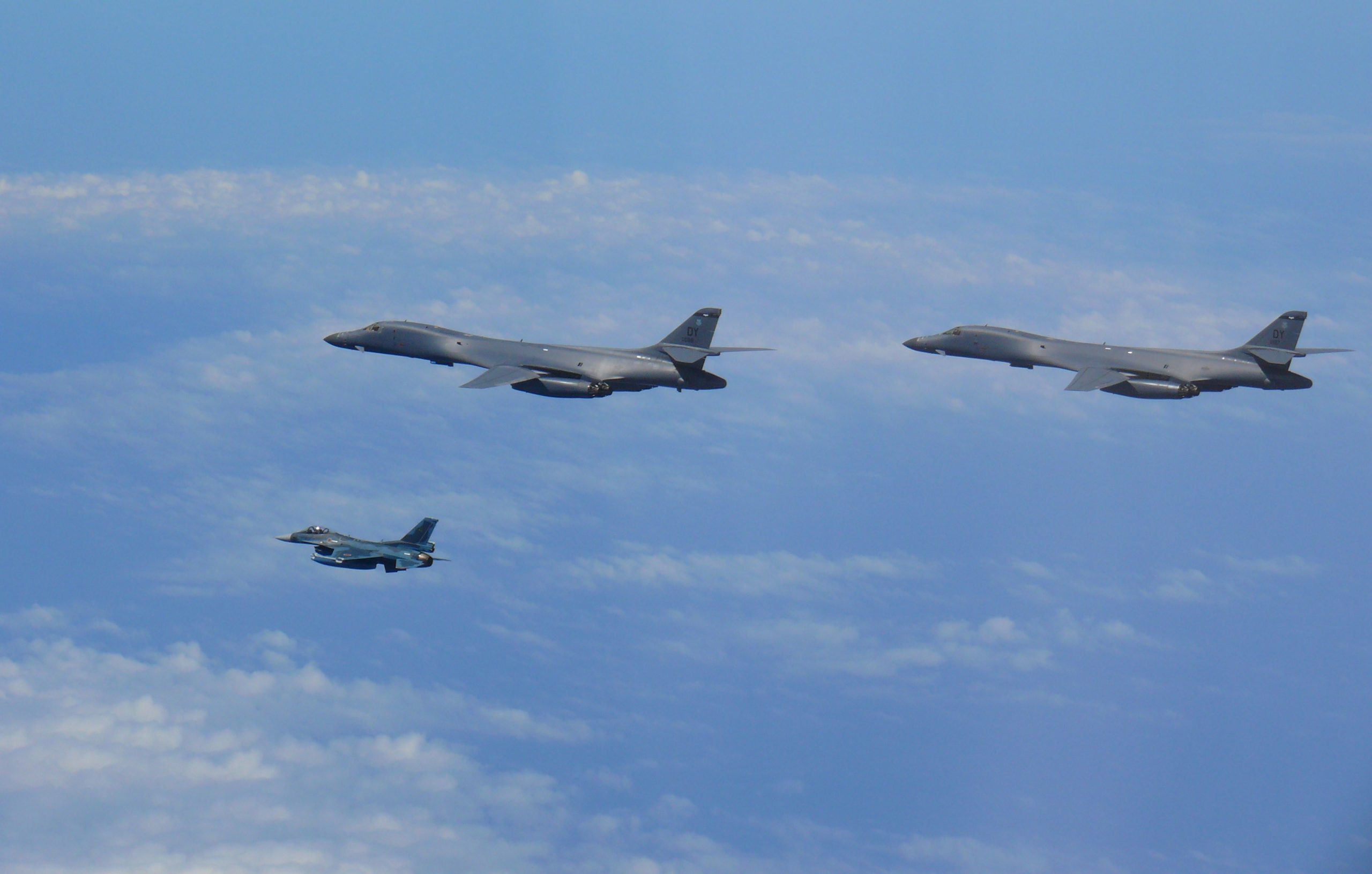 EUA fazem simulação de bombardeamento da península coreana