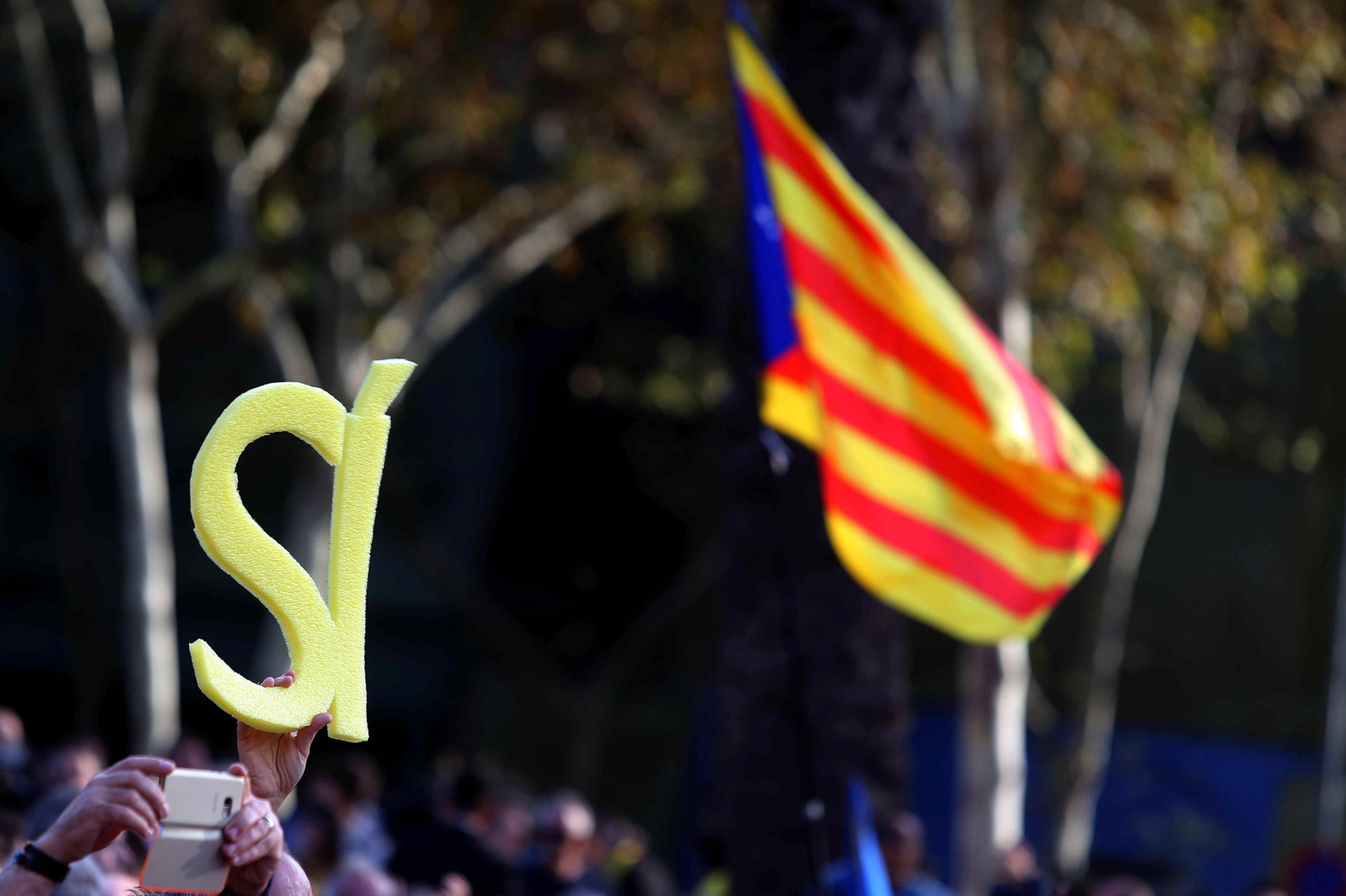 Catalunha: Separatistas propõem independência em moção ao parlamento regional