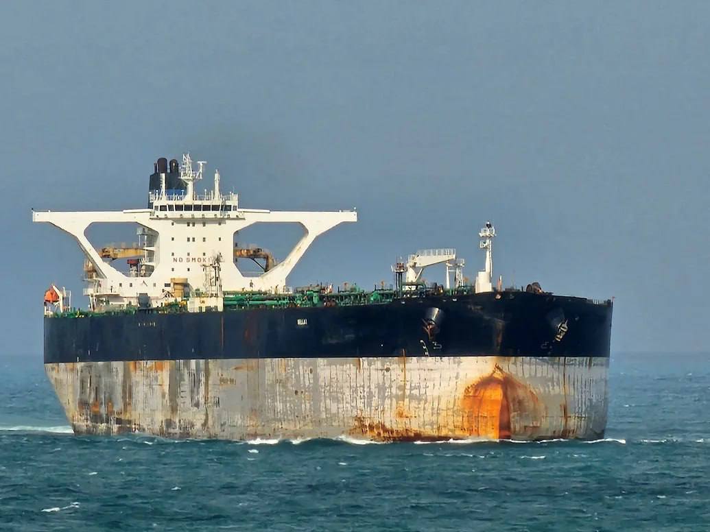 Rússia envia três petroleiros com gasóleo para os EUA e Ucrânia prepara novas negociações de paz