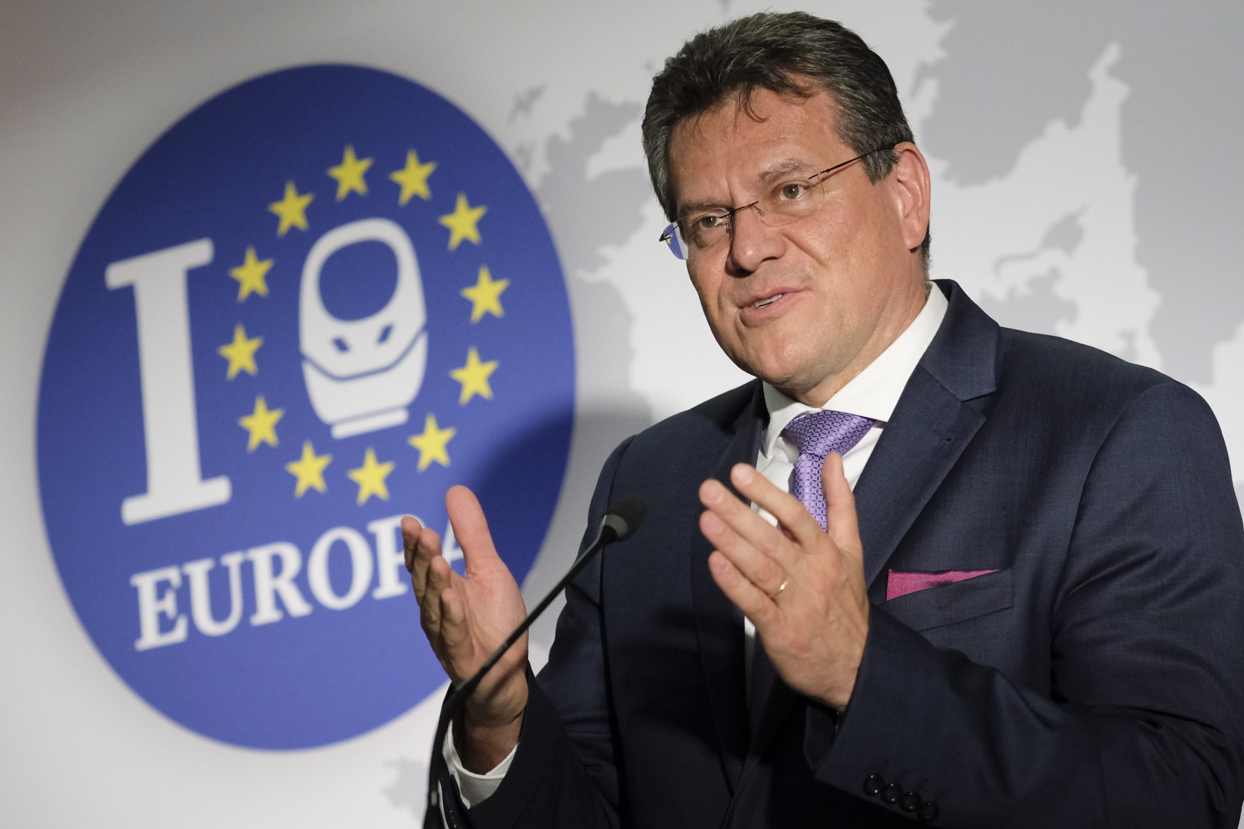Maros Sefcovic é o candidato do grupo de Visegrado aos altos cargos da UE