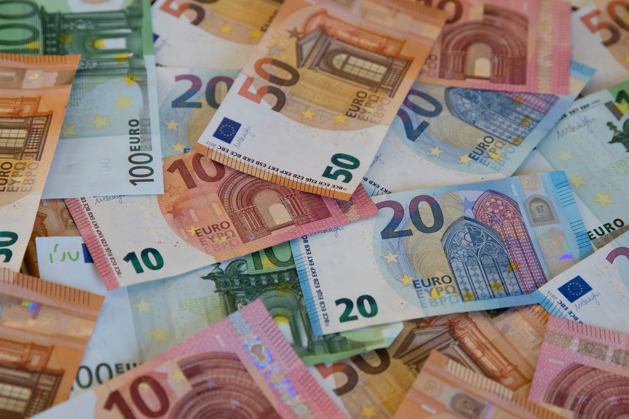 Portugal coloca quatro mil milhões em Obrigações do Tesouro a 10 anos a 3%