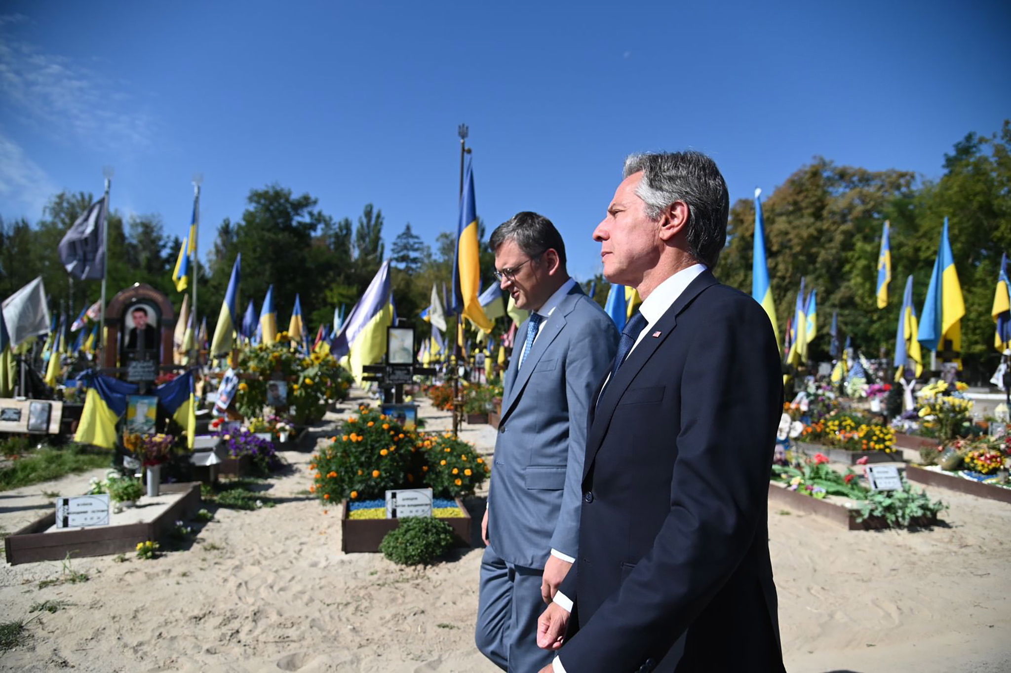 Blinken destaca em Kiev avanços militares ucranianas e reforça apoio dos EUA