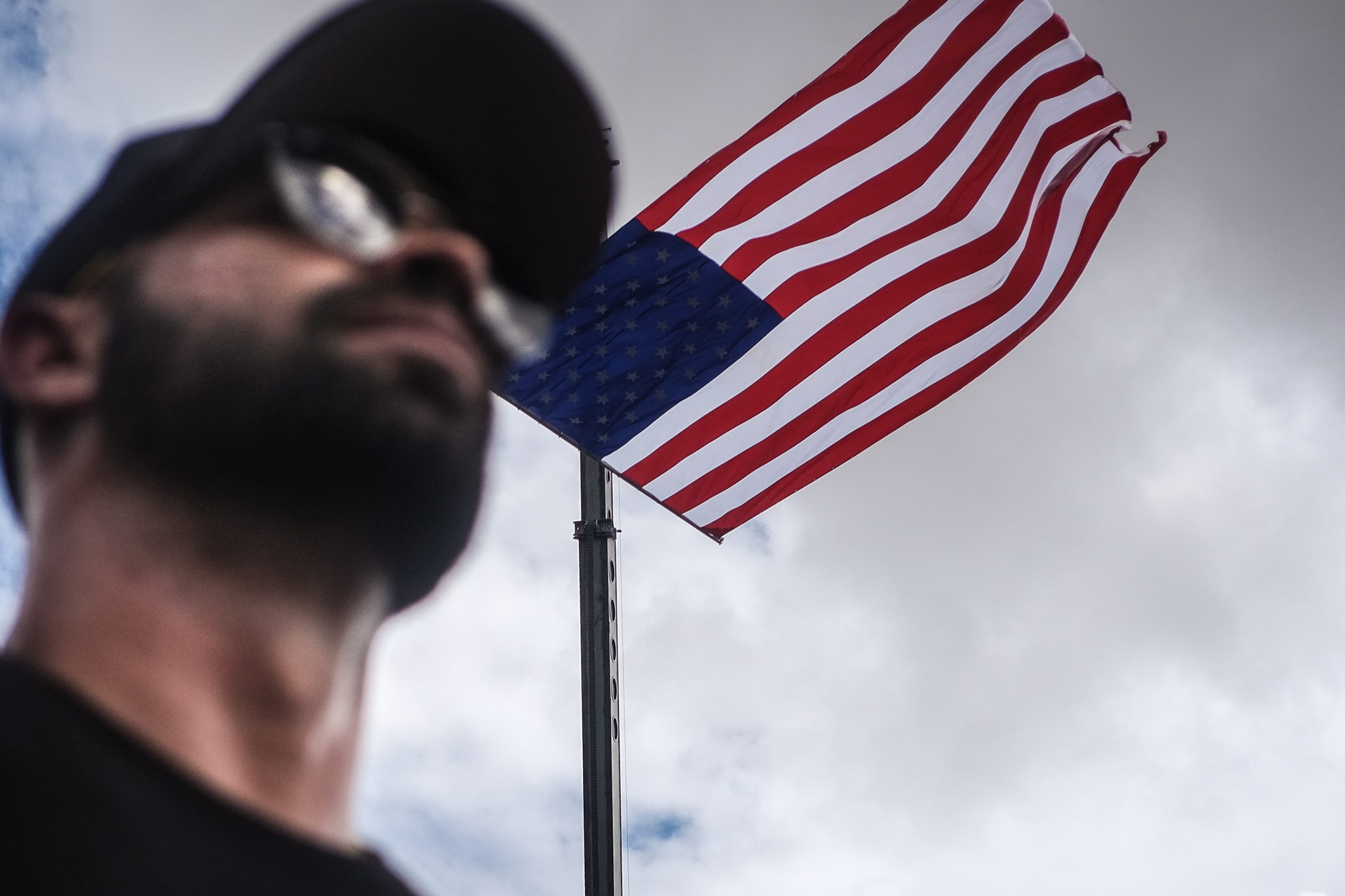 Invasão do Capitólio: Líder dos Proud boys e quatro membros do grupo de extrema direita considerados culpados