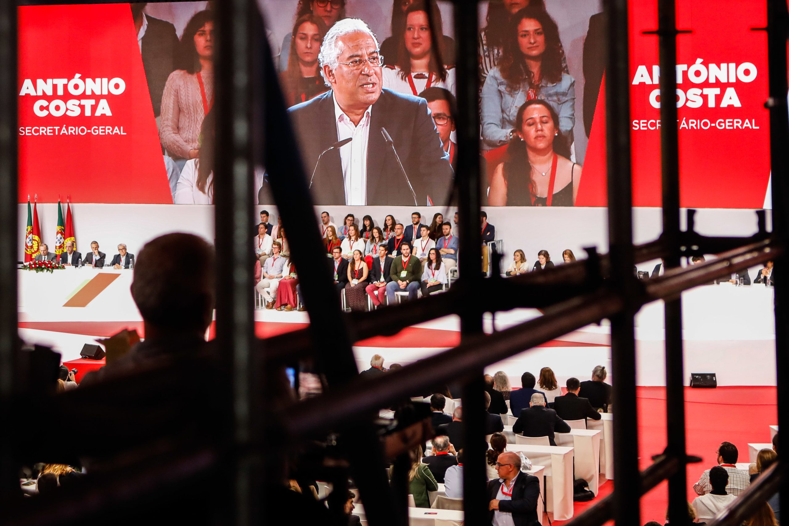 PS/Congresso: Costa afirma que prioridade orçamental será apoiar regresso de emigrantes ao país