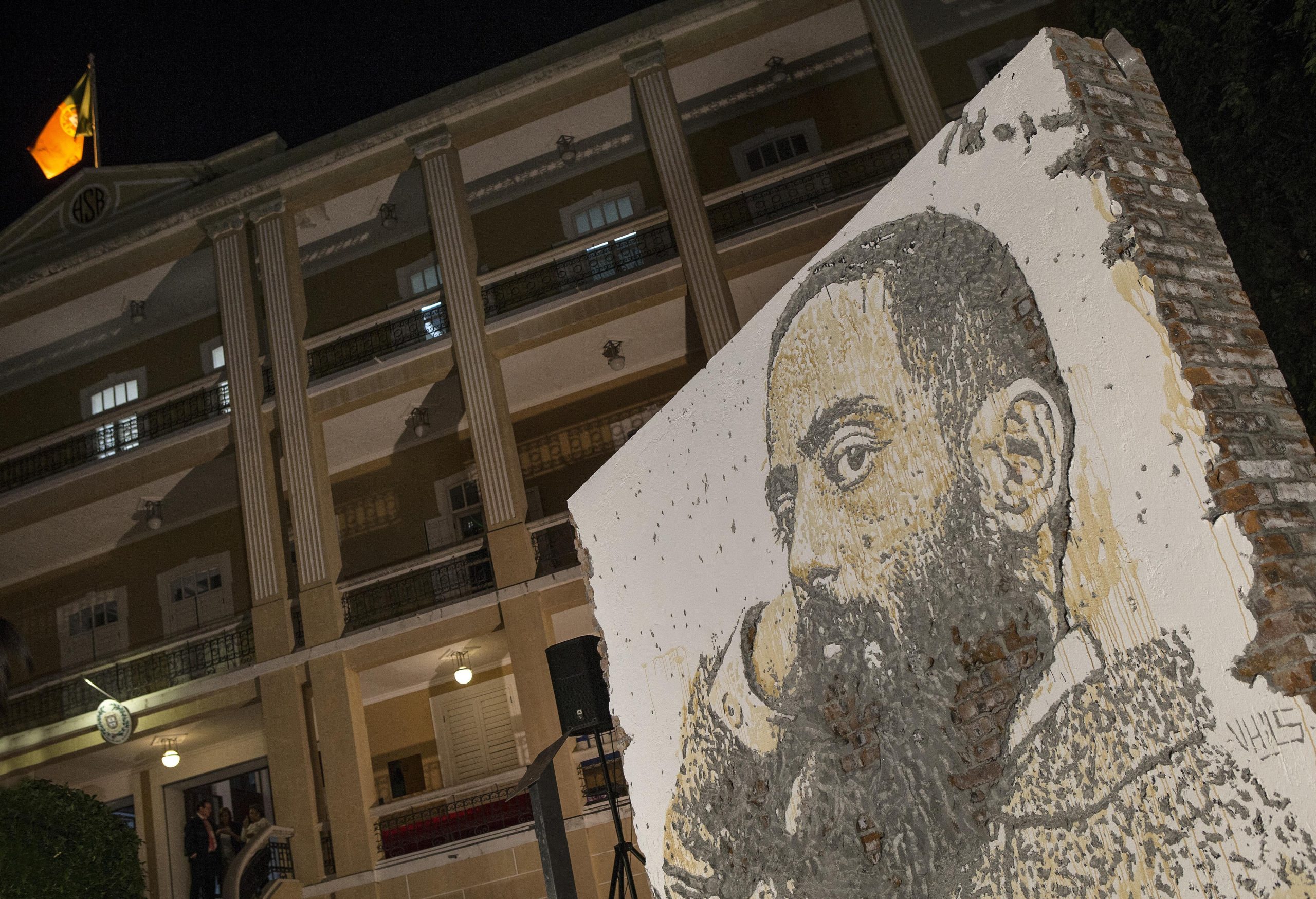 Vhils fez mural de Camilo Pessanha em Macau