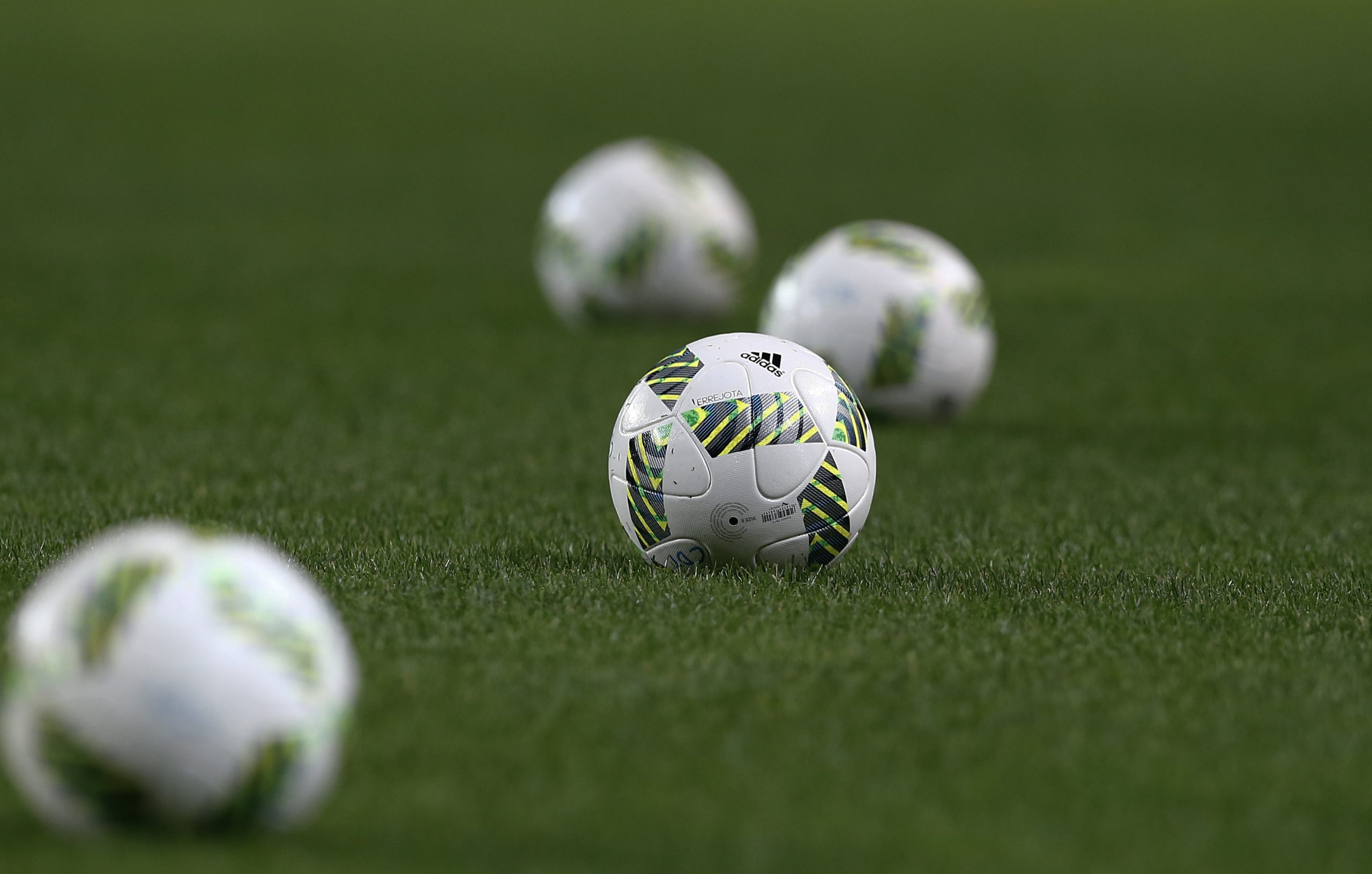 Fluminense anuncia saída do avançado brasileiro Evanilson para clube português