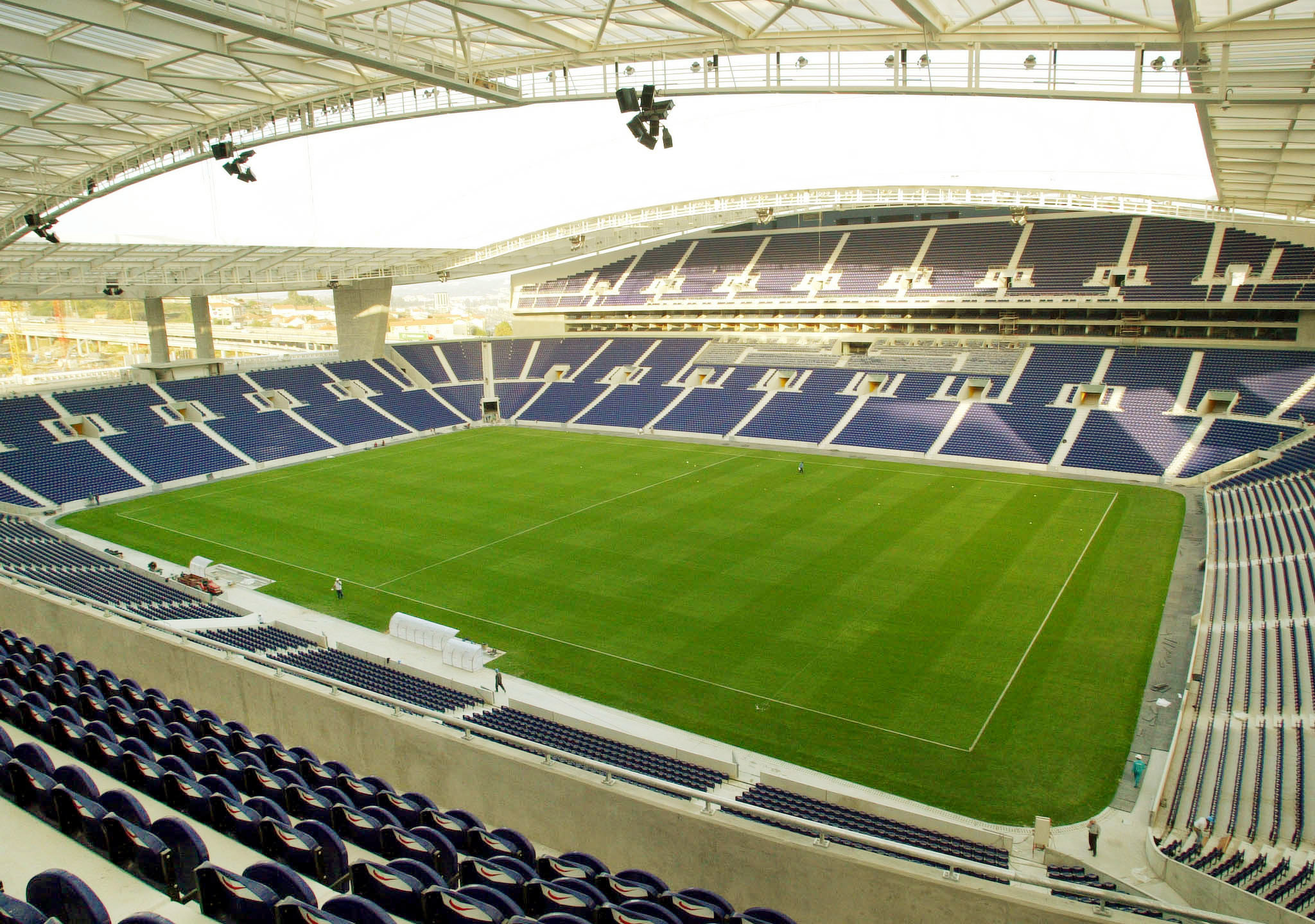 Nuno Lobo entrega assinaturas para ser candidato à presidência do FC Porto