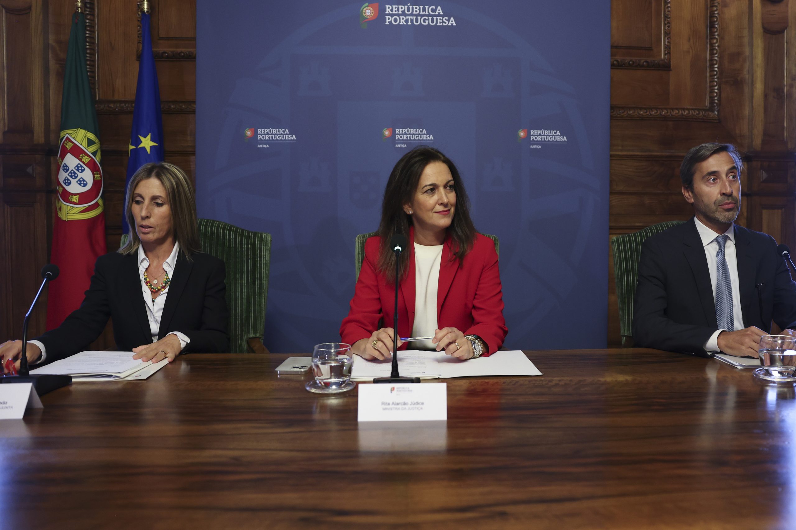 “Sucessão de erros inadmissíveis”. Ministra anuncia auditoria às prisões e responsabilização