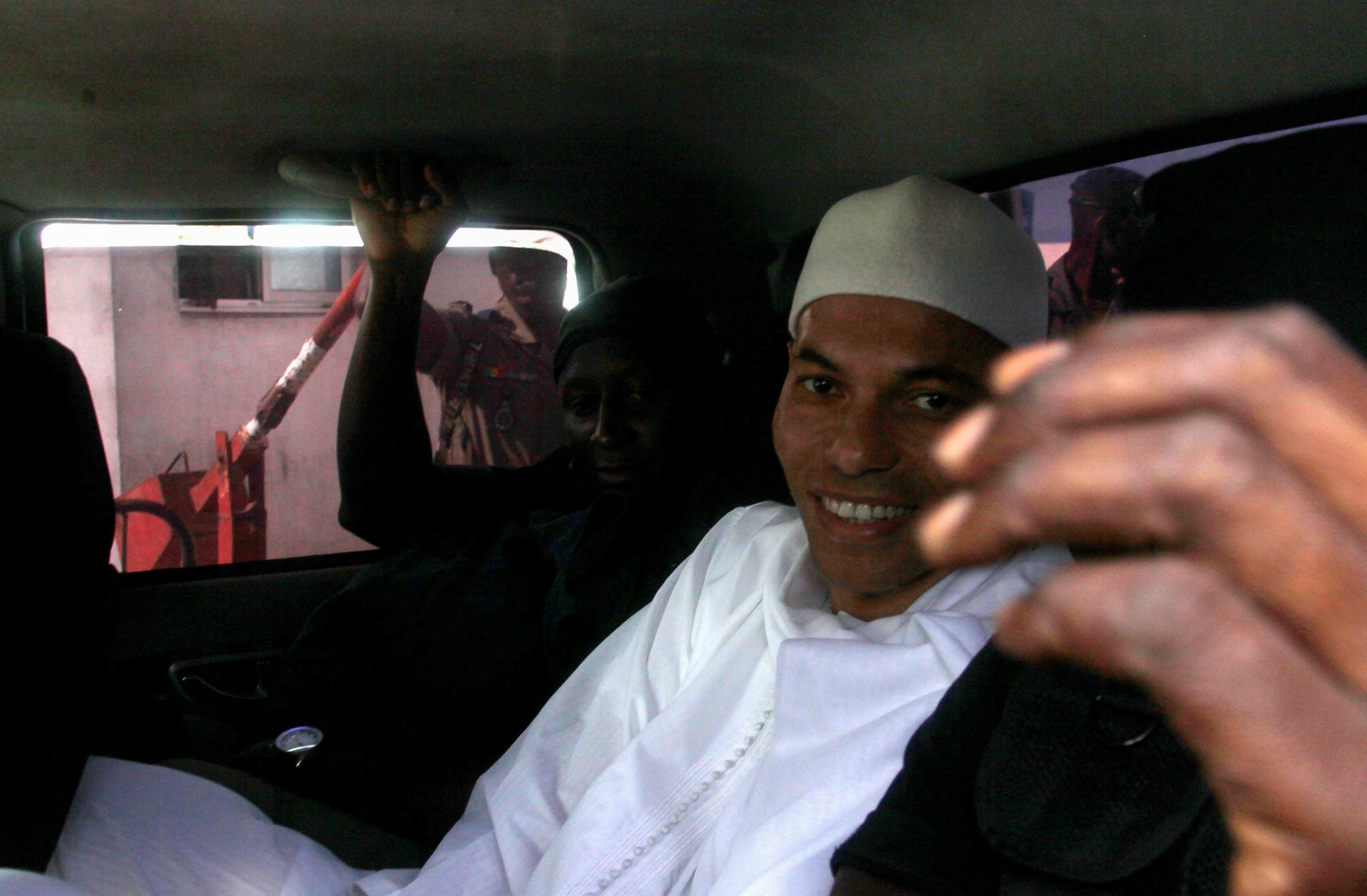 Karim Wade renuncia à nacionalidade francesa e torna-se elegível para presidenciais do Senegal