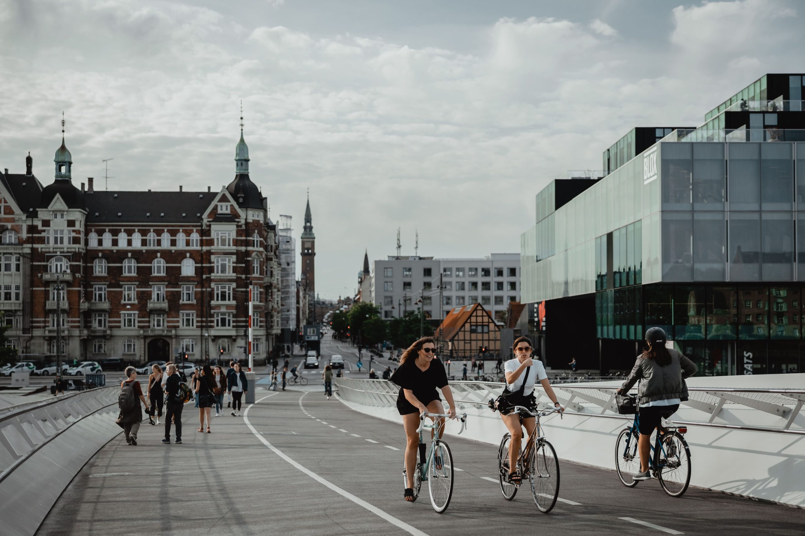 Copenhaga recompensa comportamentos corretos dos turistas com comida e passeios gratuitos