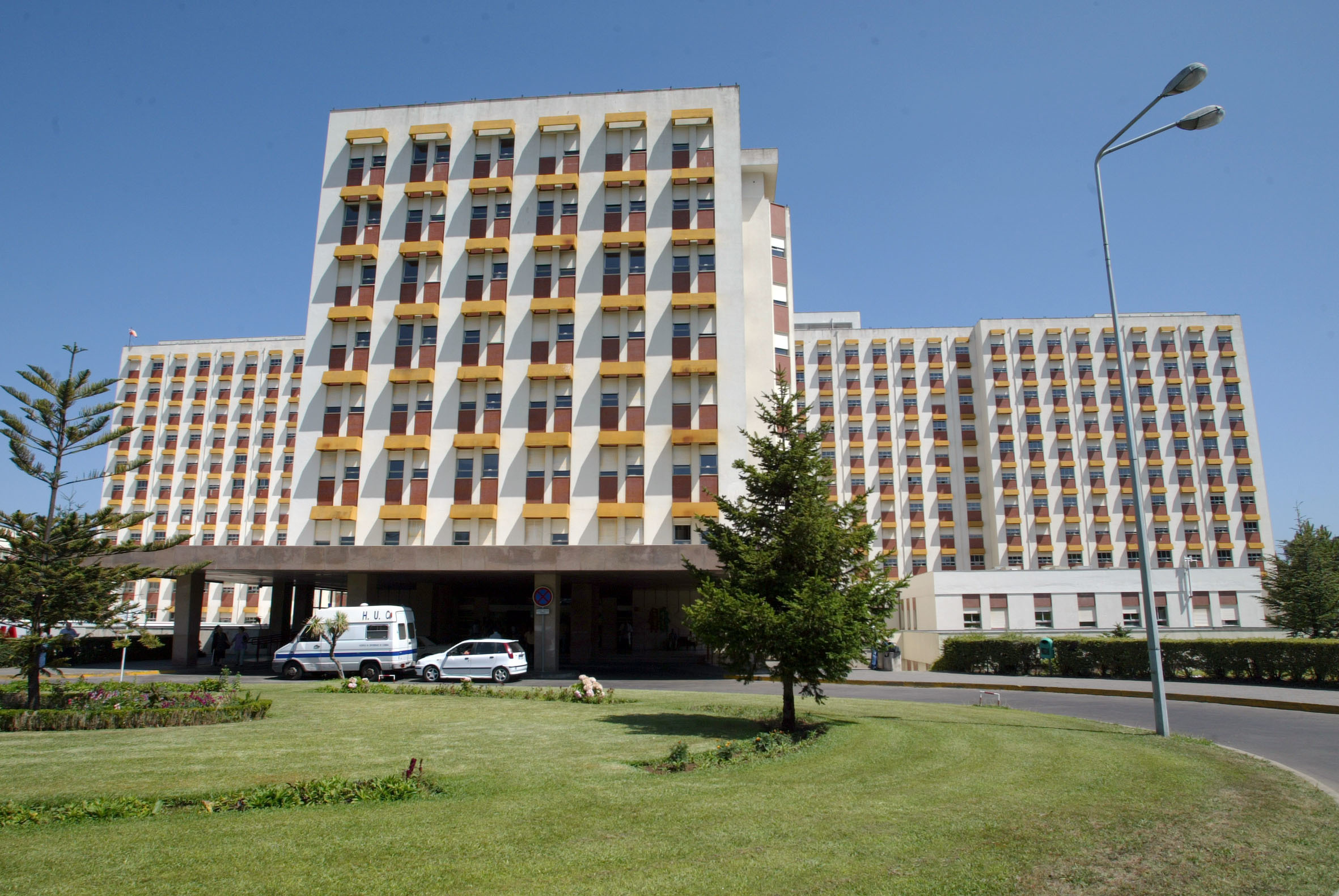 Hospitais de Coimbra revelam efetuar 217 cirurgias e 10 mil consultas por cada dia útil