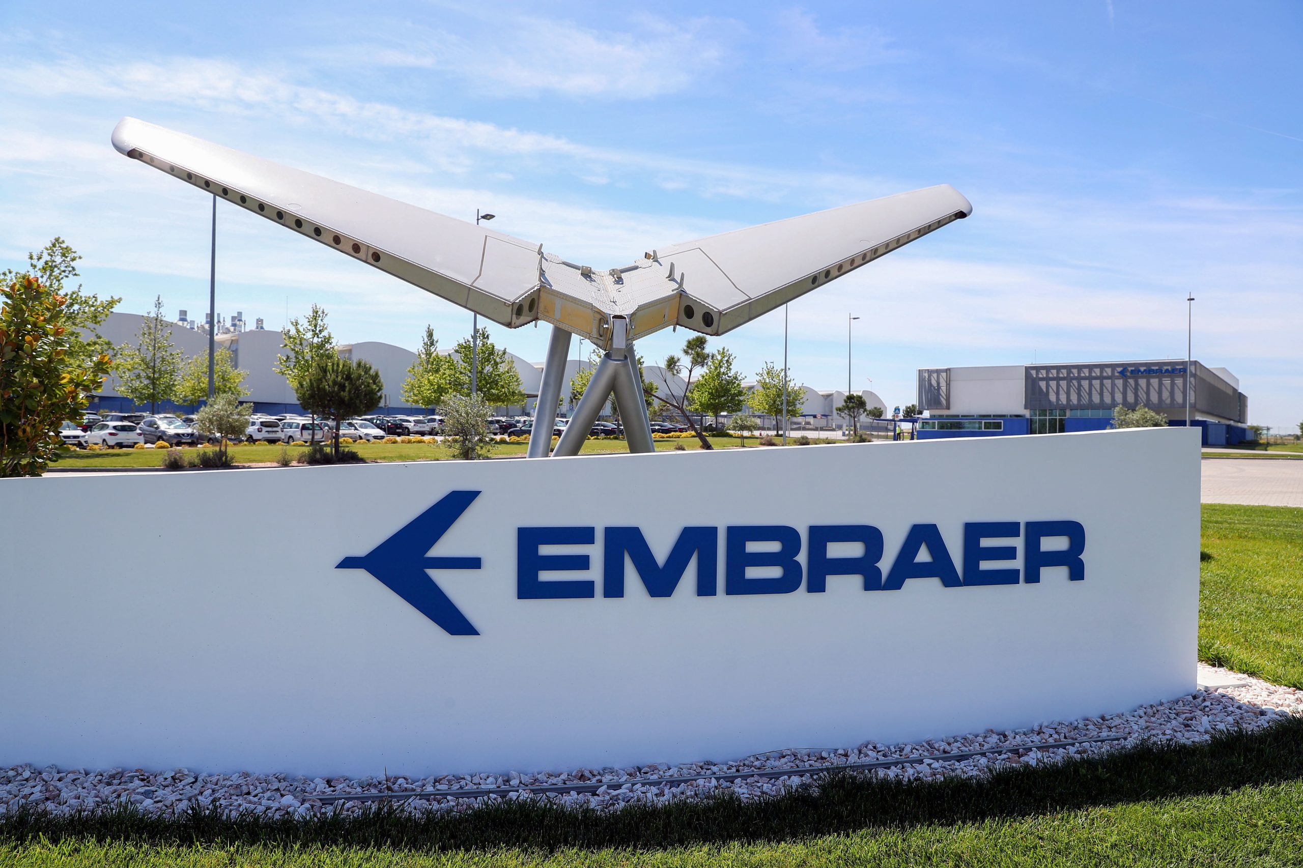 Brasileira Embraer vai produzir com as OGMA avião Super Tucano com padrões da NATO