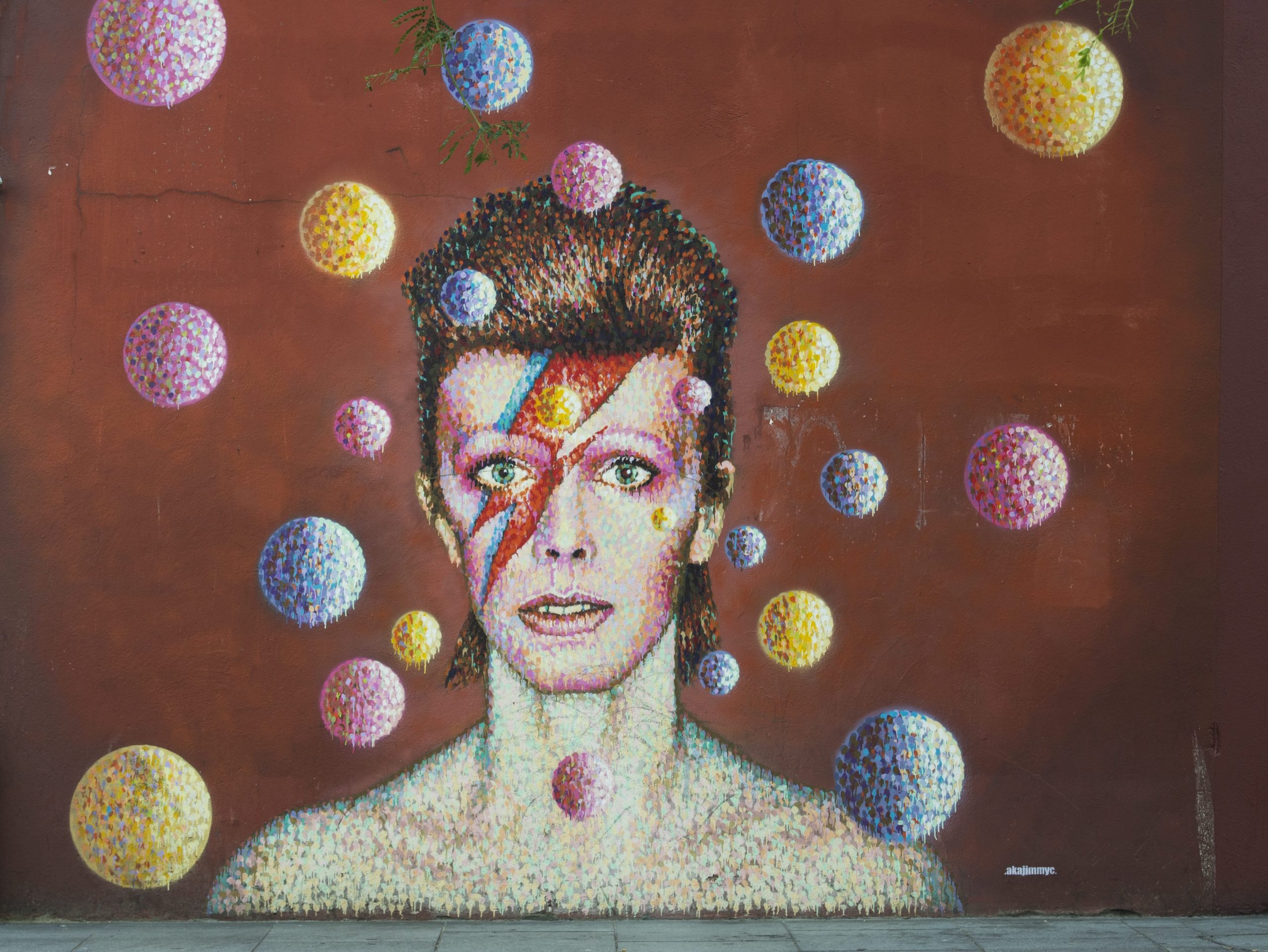 Primeira gravação de David Bowie encontrada em cesta de pão vai a leilão em setembro
