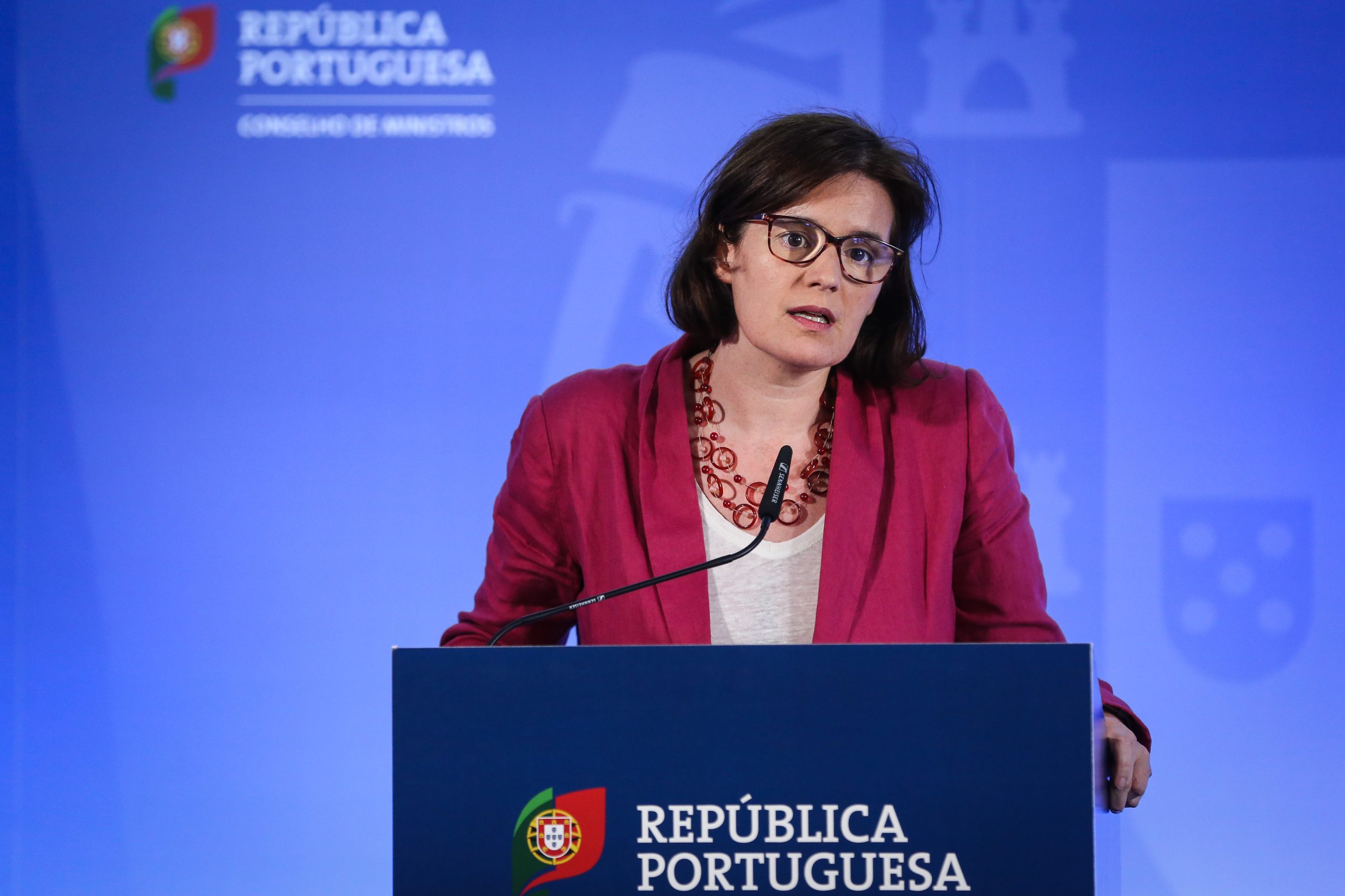 Governo aprova aumento salarial intercalar de 1% na função pública