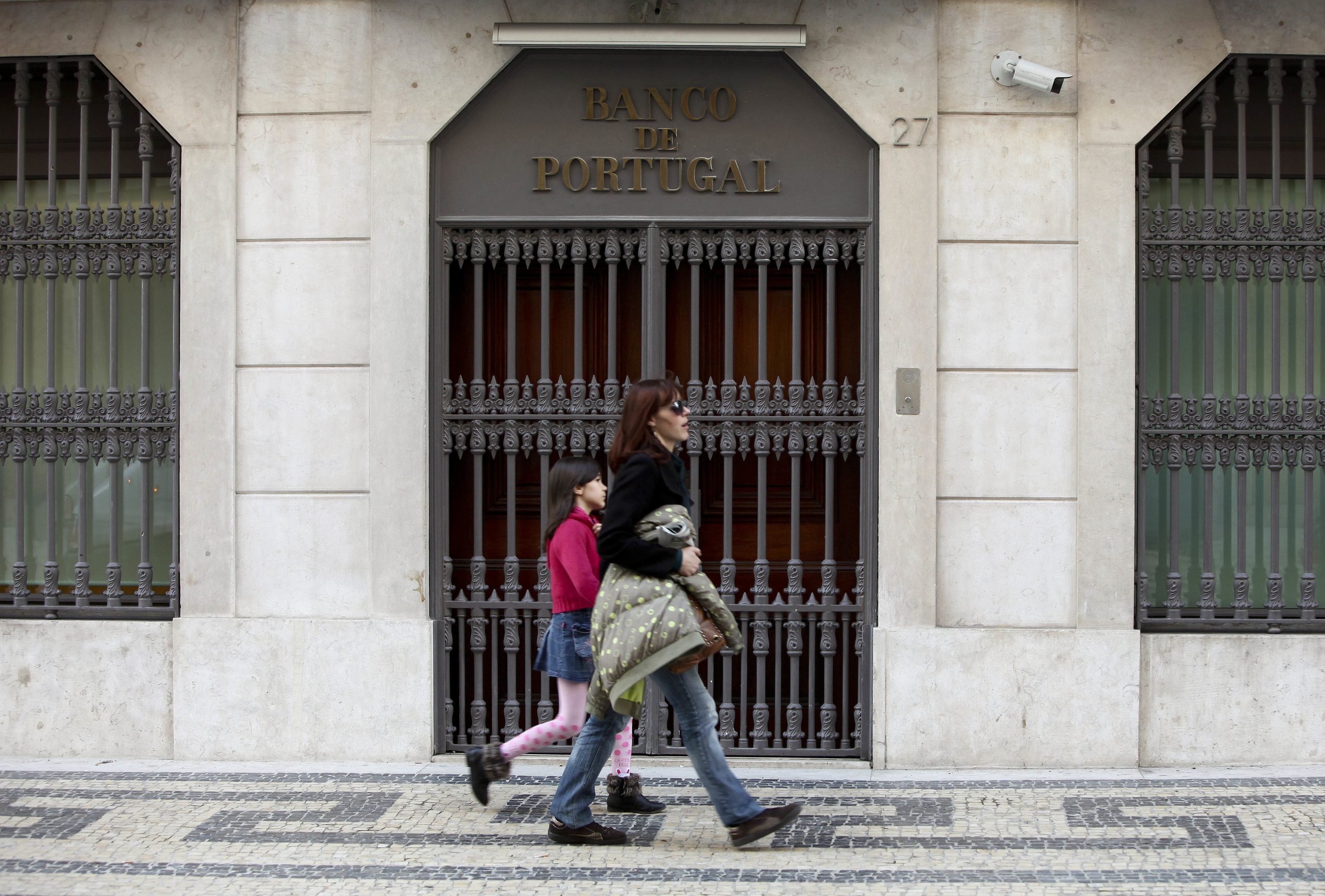 Banco de Portugal aplica coima de 3 milhões de euros à KPMG por informações falsas e incompletas sobre BES
