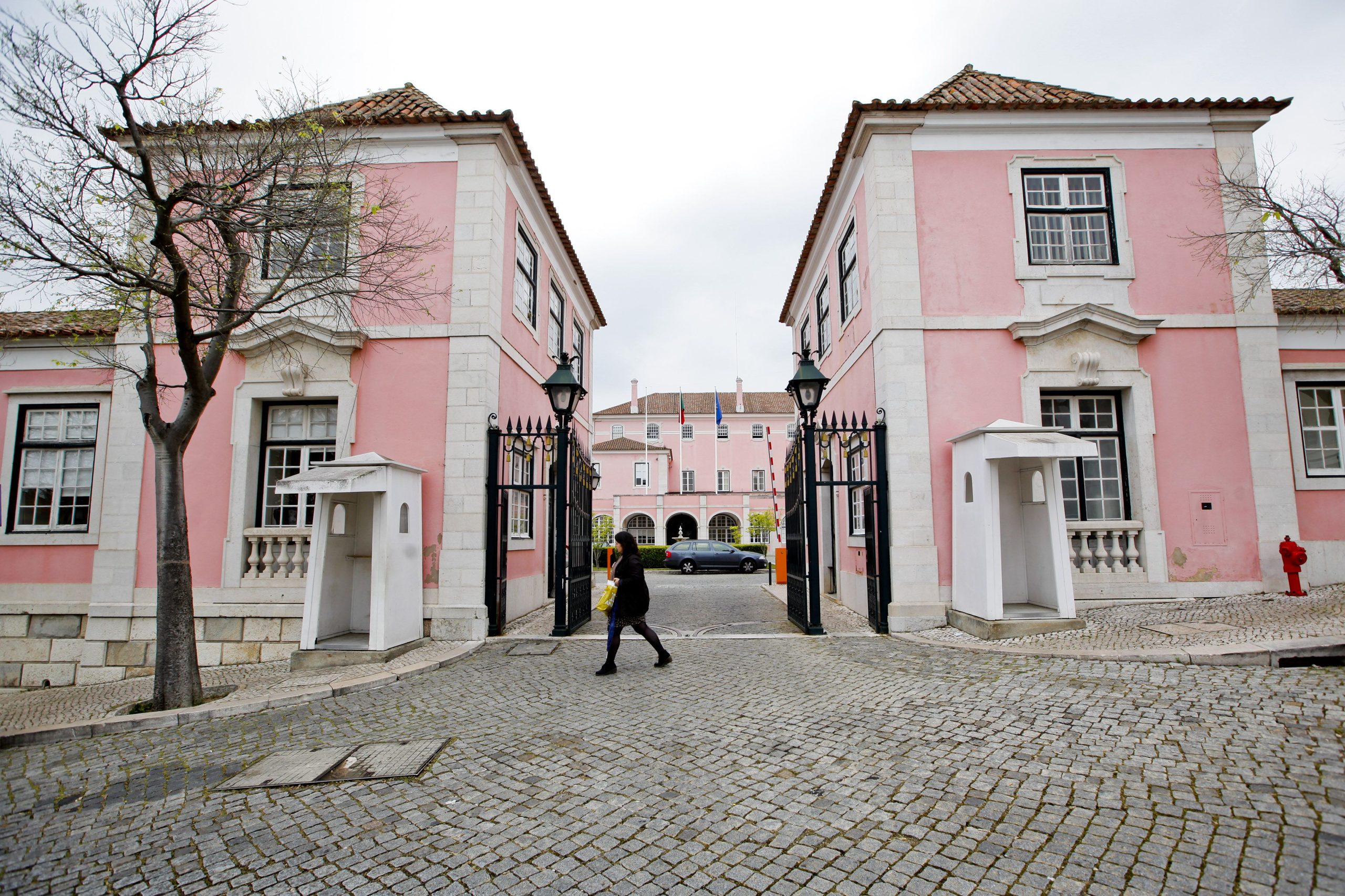 Governo uniformiza subsídios para cônsules honorários