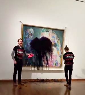 Quadro de Klimt sem danos após ter sido atacado por dois ativistas pelo clima em Viena