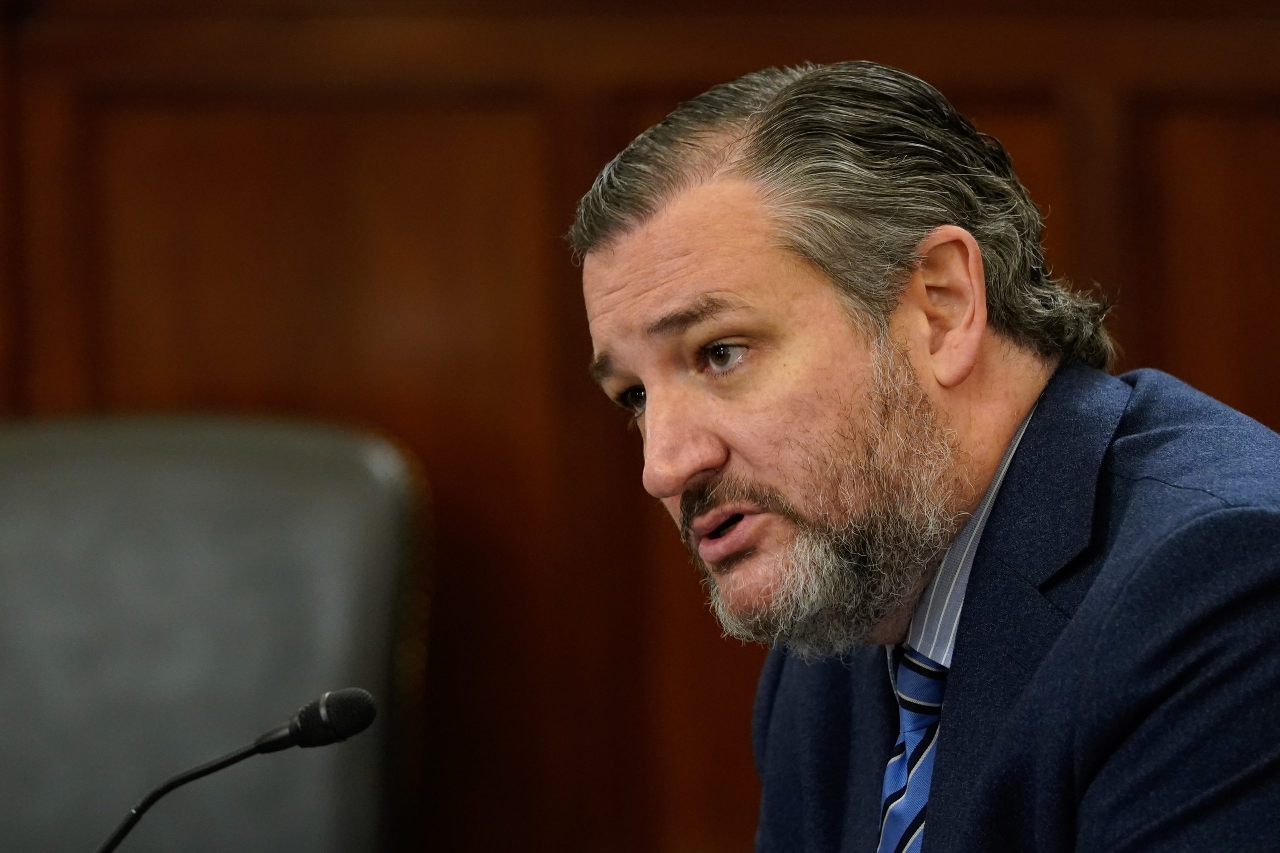 Ted Cruz pede desculpa aos republicanos por uso do termo ‘terrorismo’