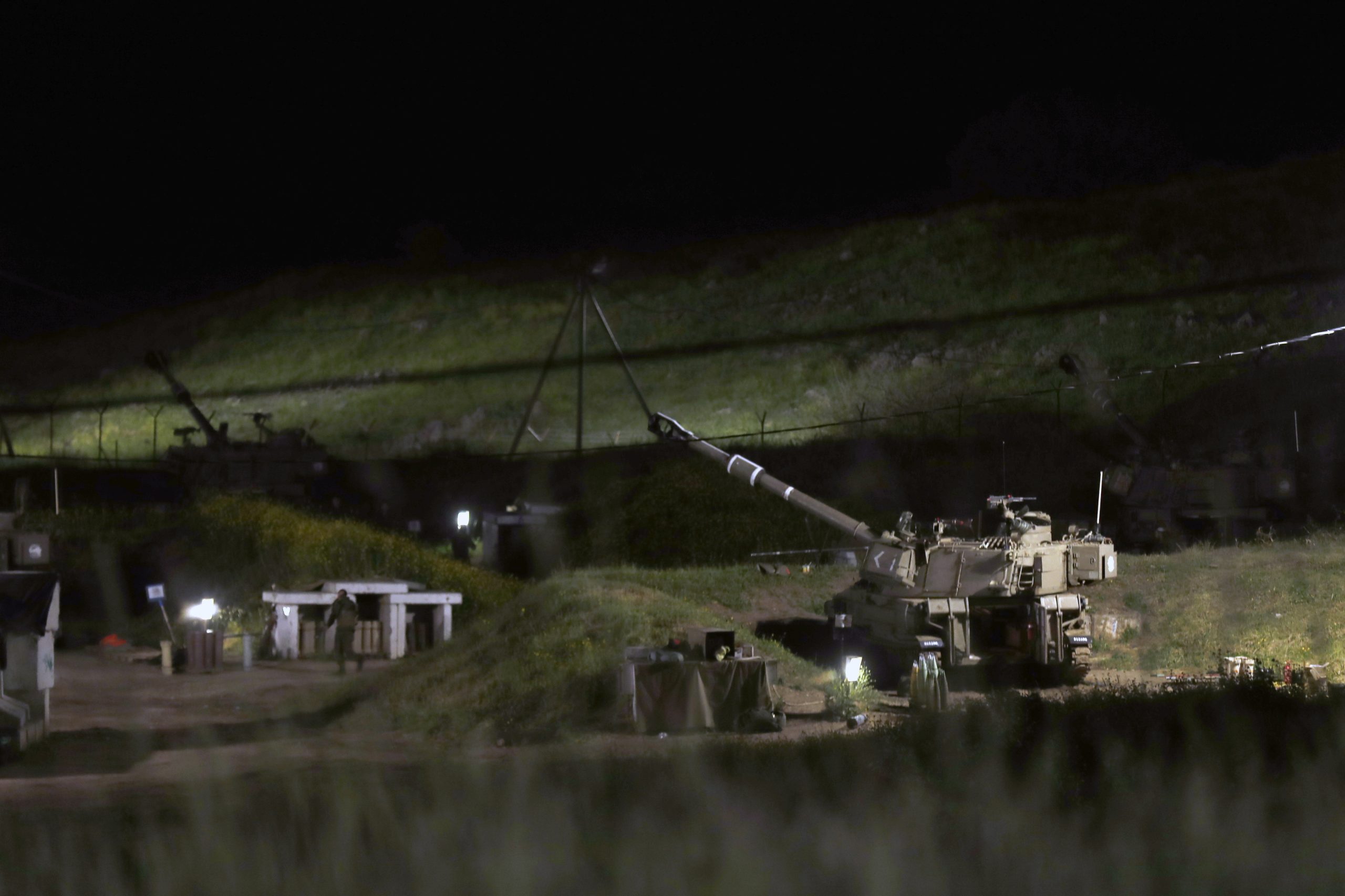 Israel lança ataques contra Líbano. Explosões registadas no sul do país