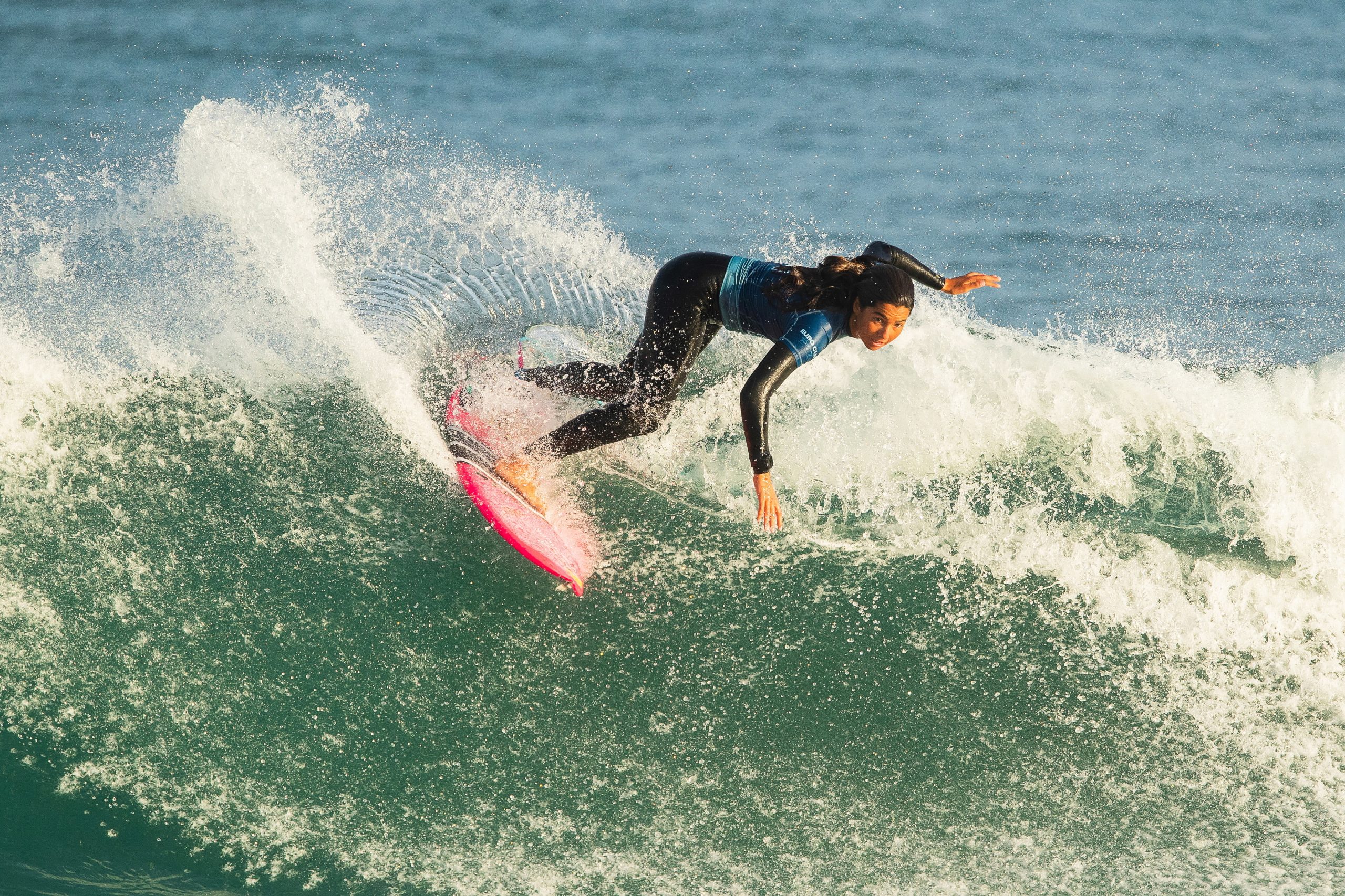 Teresa Bonvalot passa diretamente aos ‘quartos’ na prova de surf da Ericeira