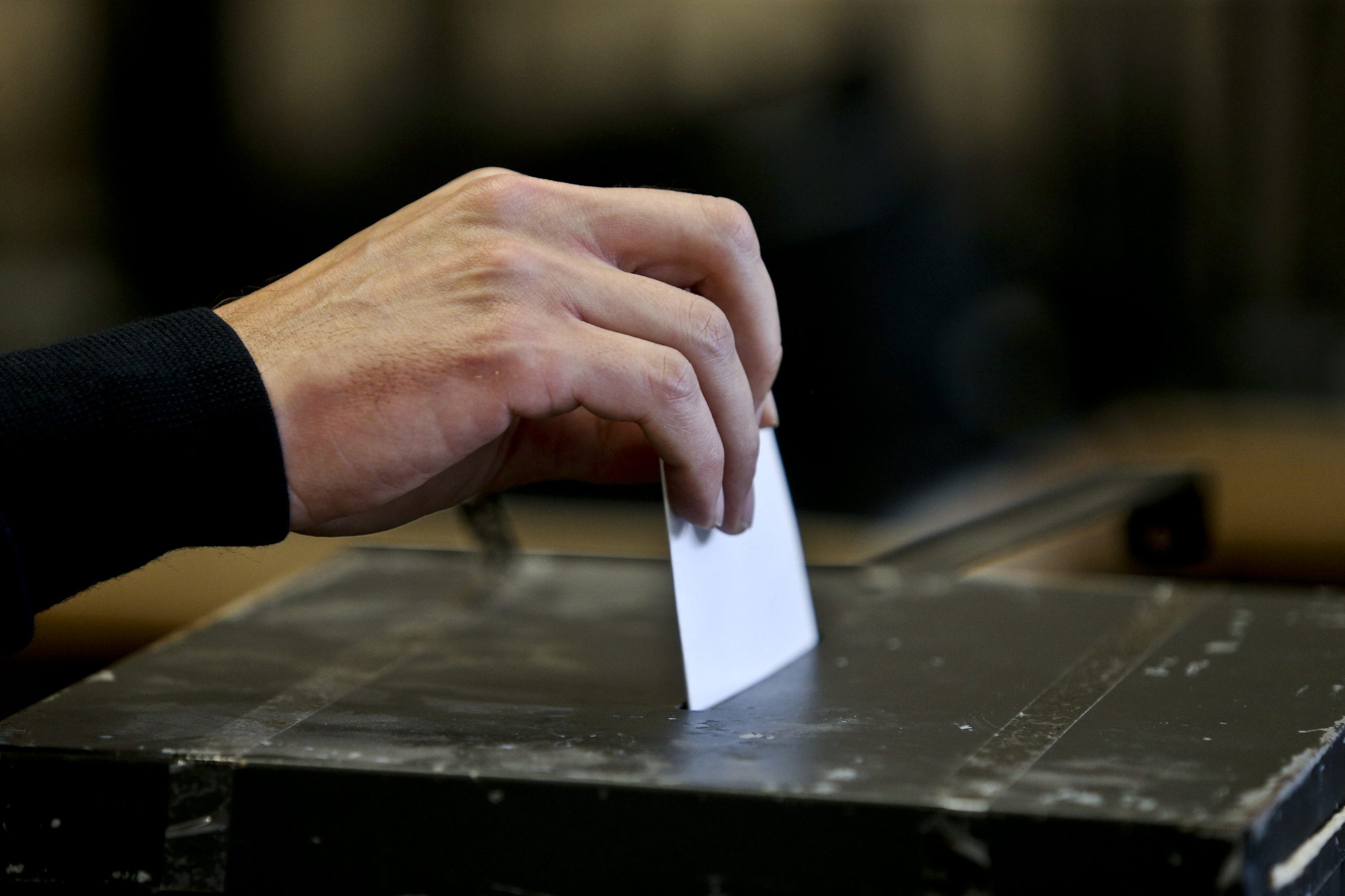 PSD quer reduzir idade legal mínima para votar dos 18 para os 16 anos
