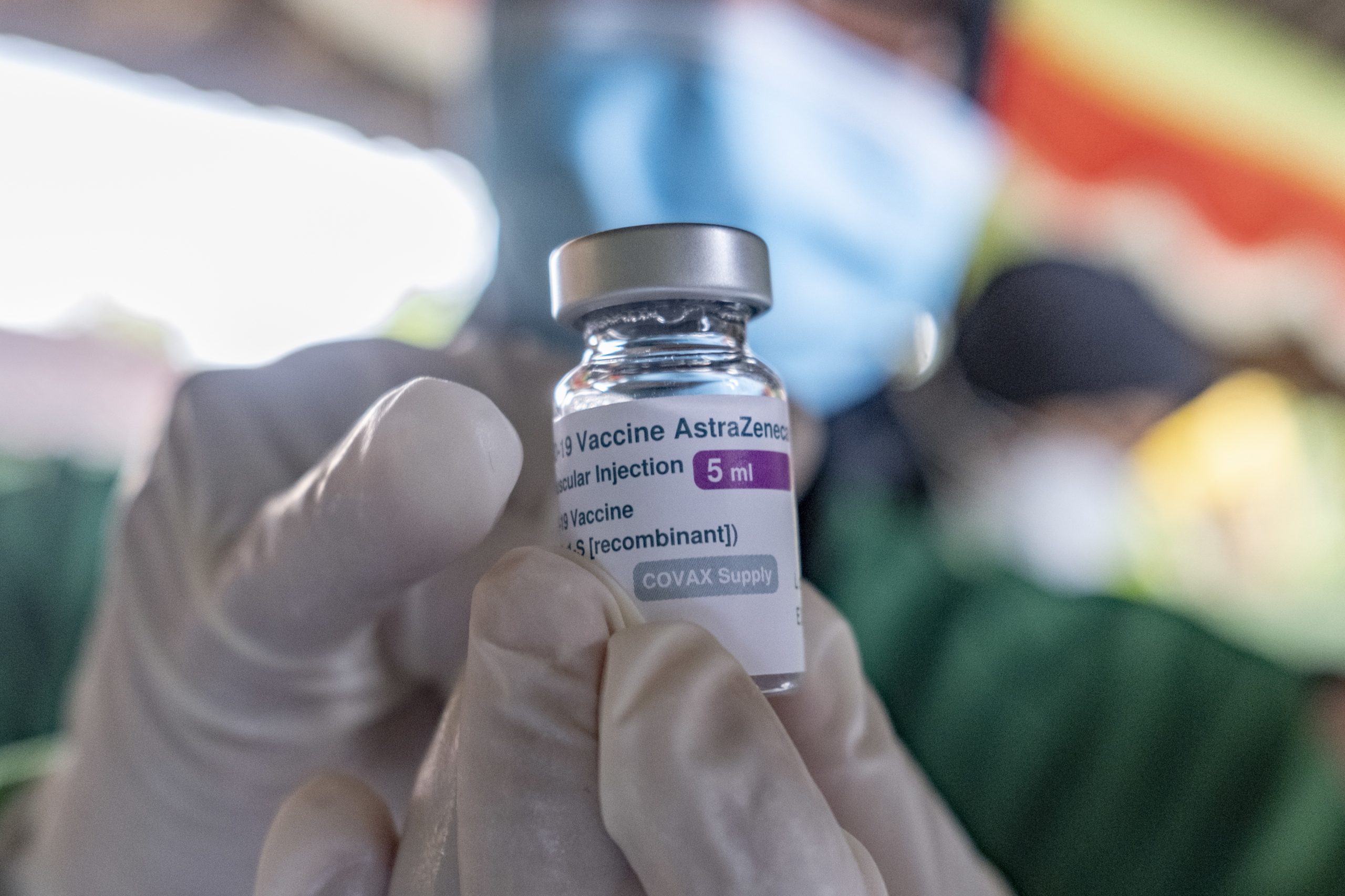 Vacina contra a covid-19: O que acontece se levar uma segunda dose de um laboratório diferente?