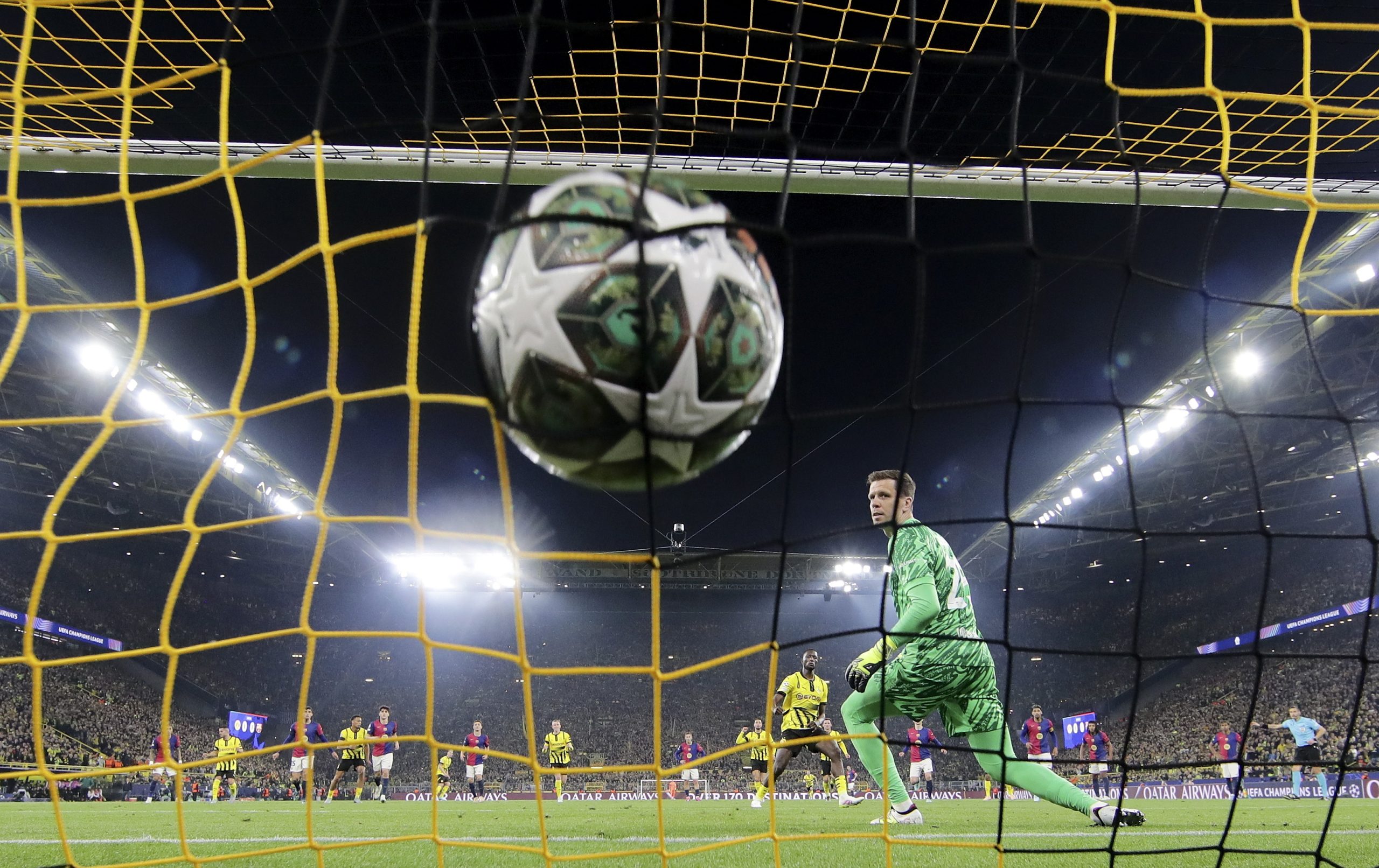 FC Barcelona e PSG apuram-se para as meias-finais da Champions League