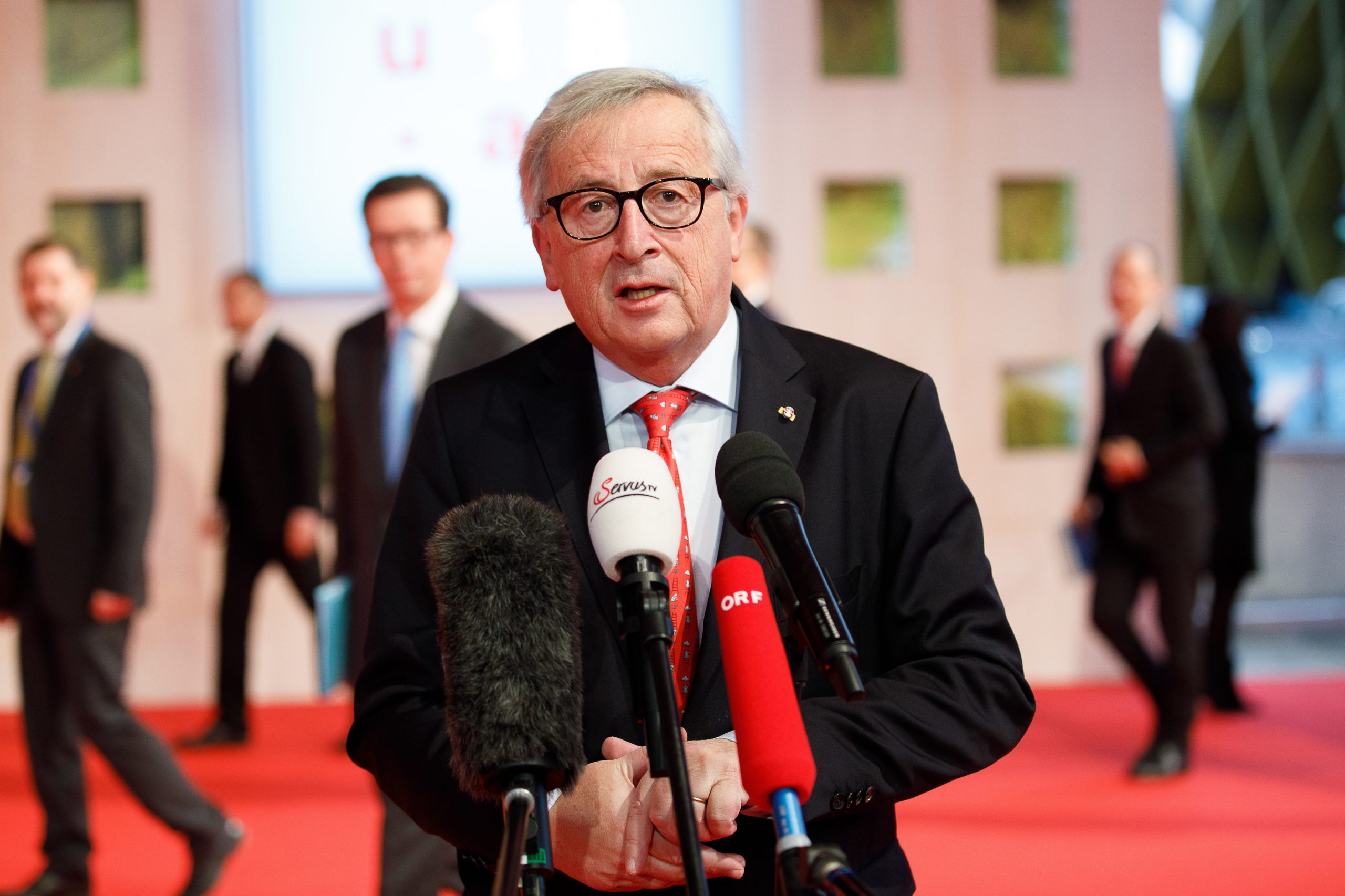 Comissão Europeia esclarece que Juncker só viaja em aviões privados em situações específicas