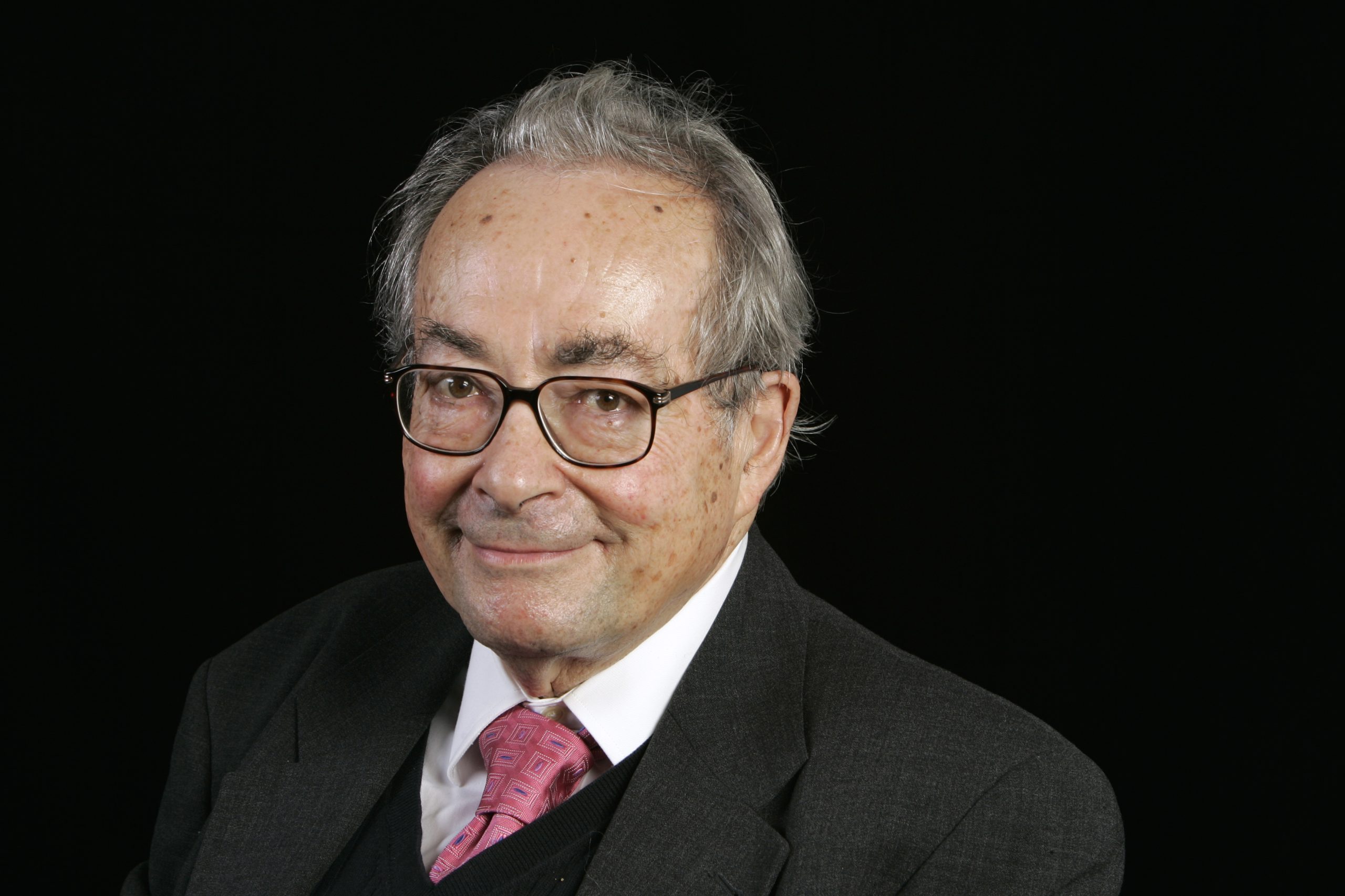 Morreu o filósofo e crítico literário George Steiner