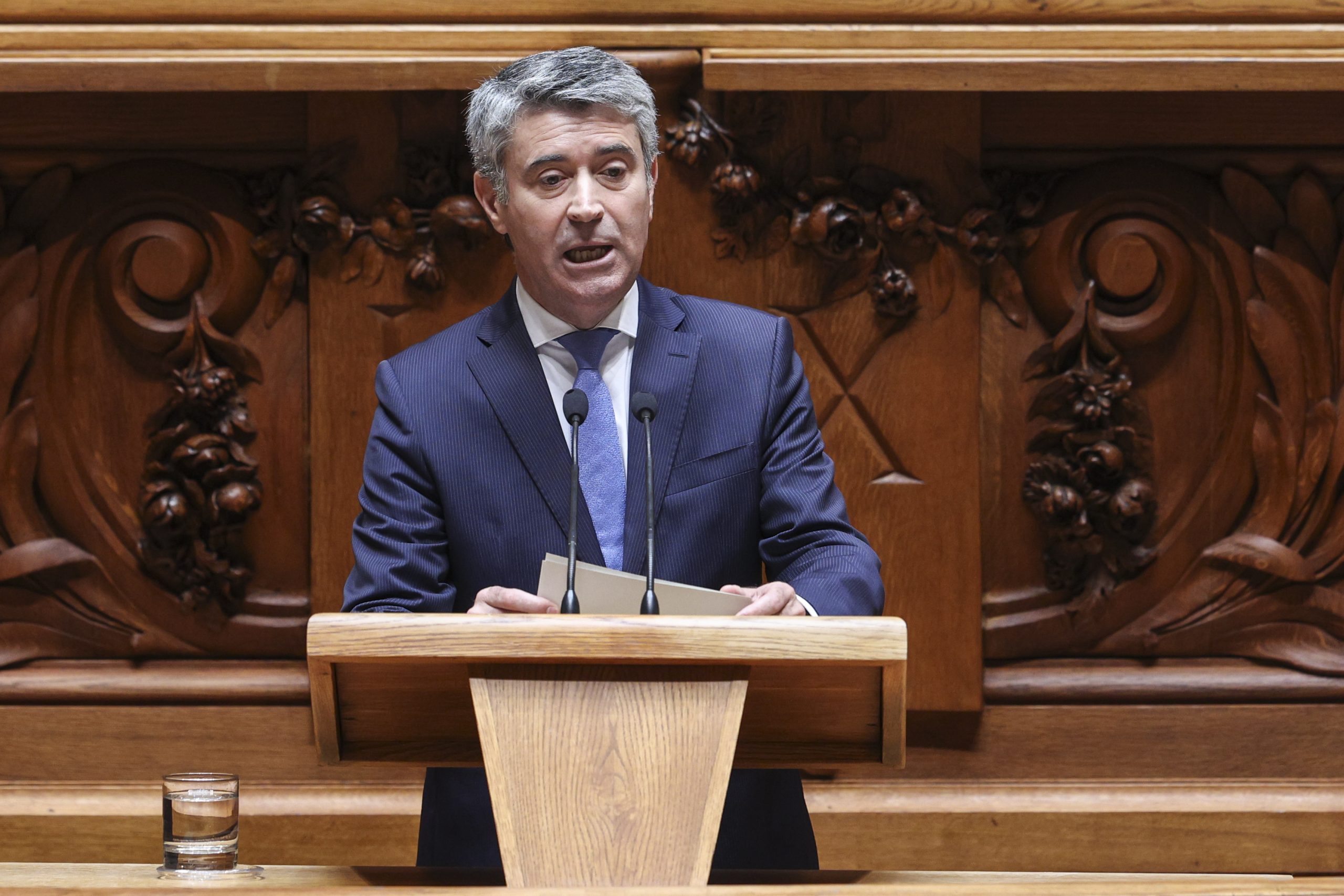 PS. Militantes começam hoje a votar para eleger Carneiro como sucessor de Pedro Nuno