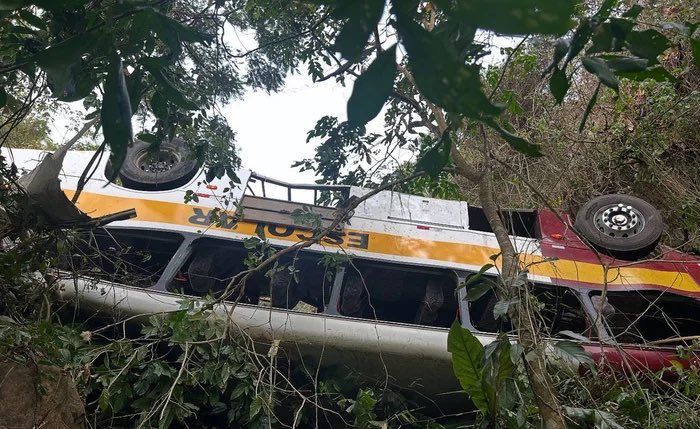 Acidente de autocarro provoca pelo menos 23 mortos no Brasil
