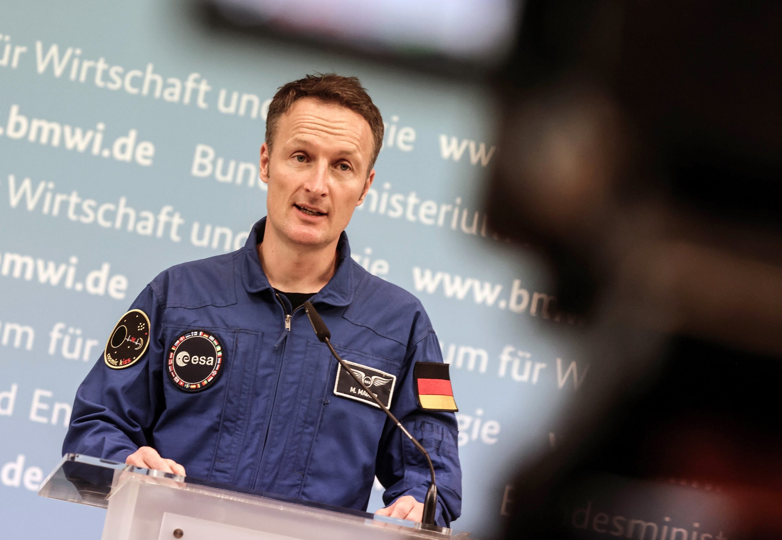 “Acredito que em 100 anos será normal voar para o espaço como agora é normal voar para Espanha em férias”
