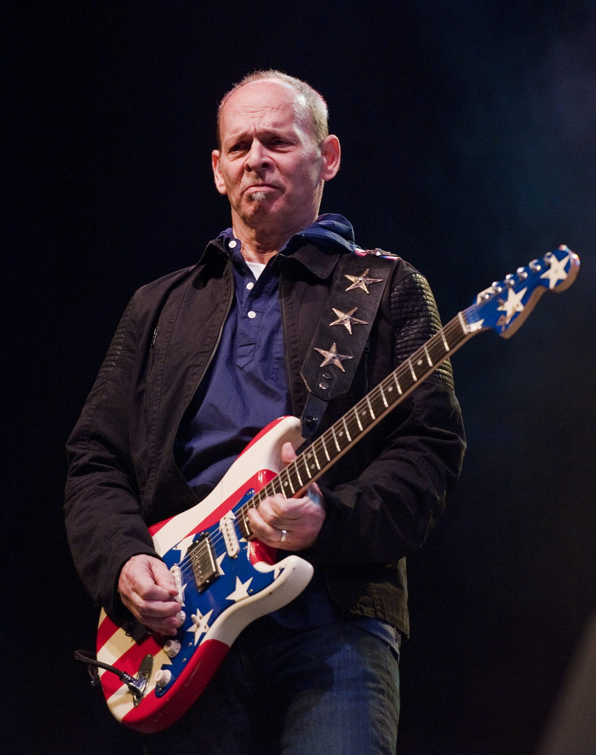 Wayne Kramer, cofundador da revolucionária banda de rock MC5, morre aos 75 anos