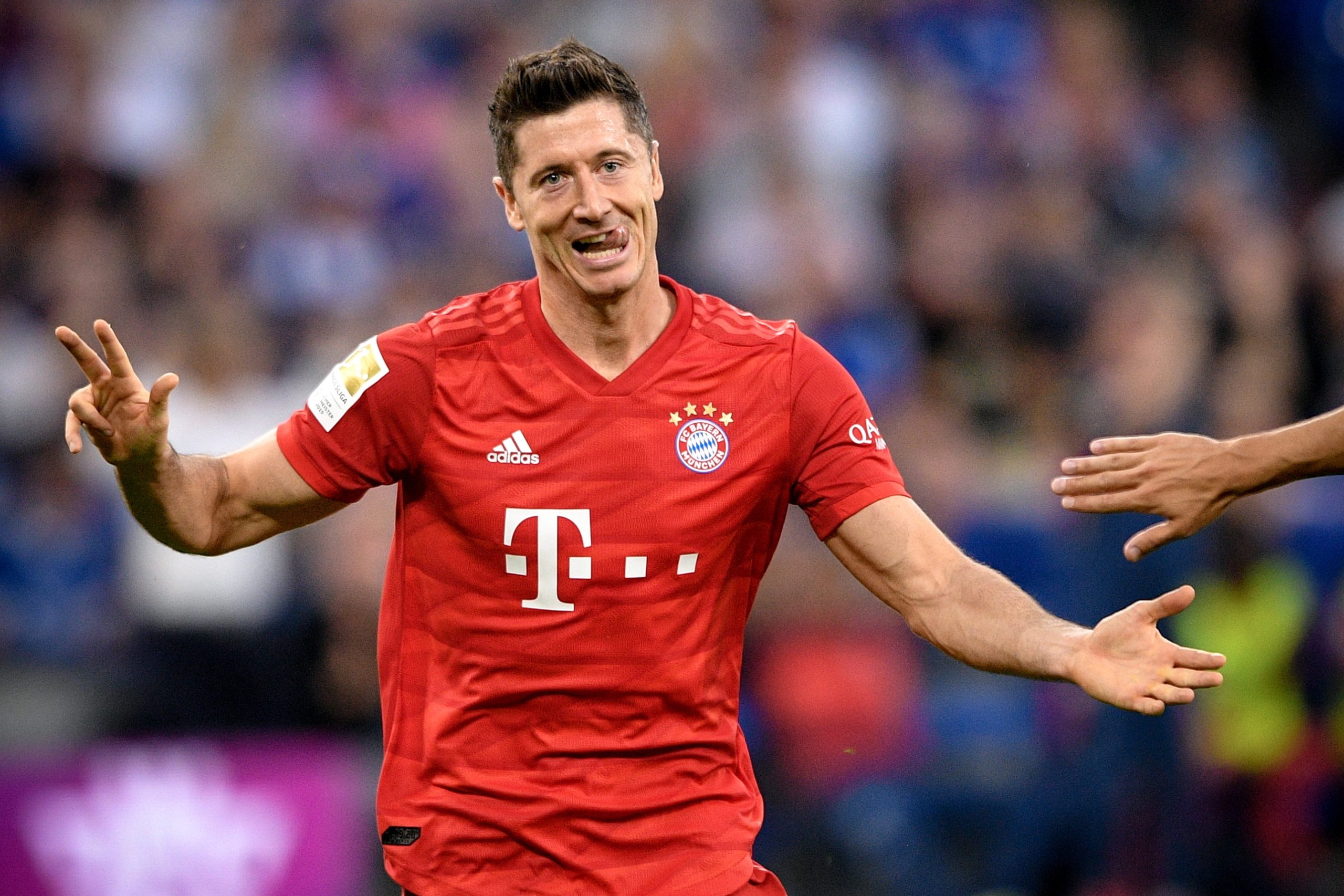 ‘Hat-trick‘ de Lewandowski dá primeira vitória ao Bayern no campeonato