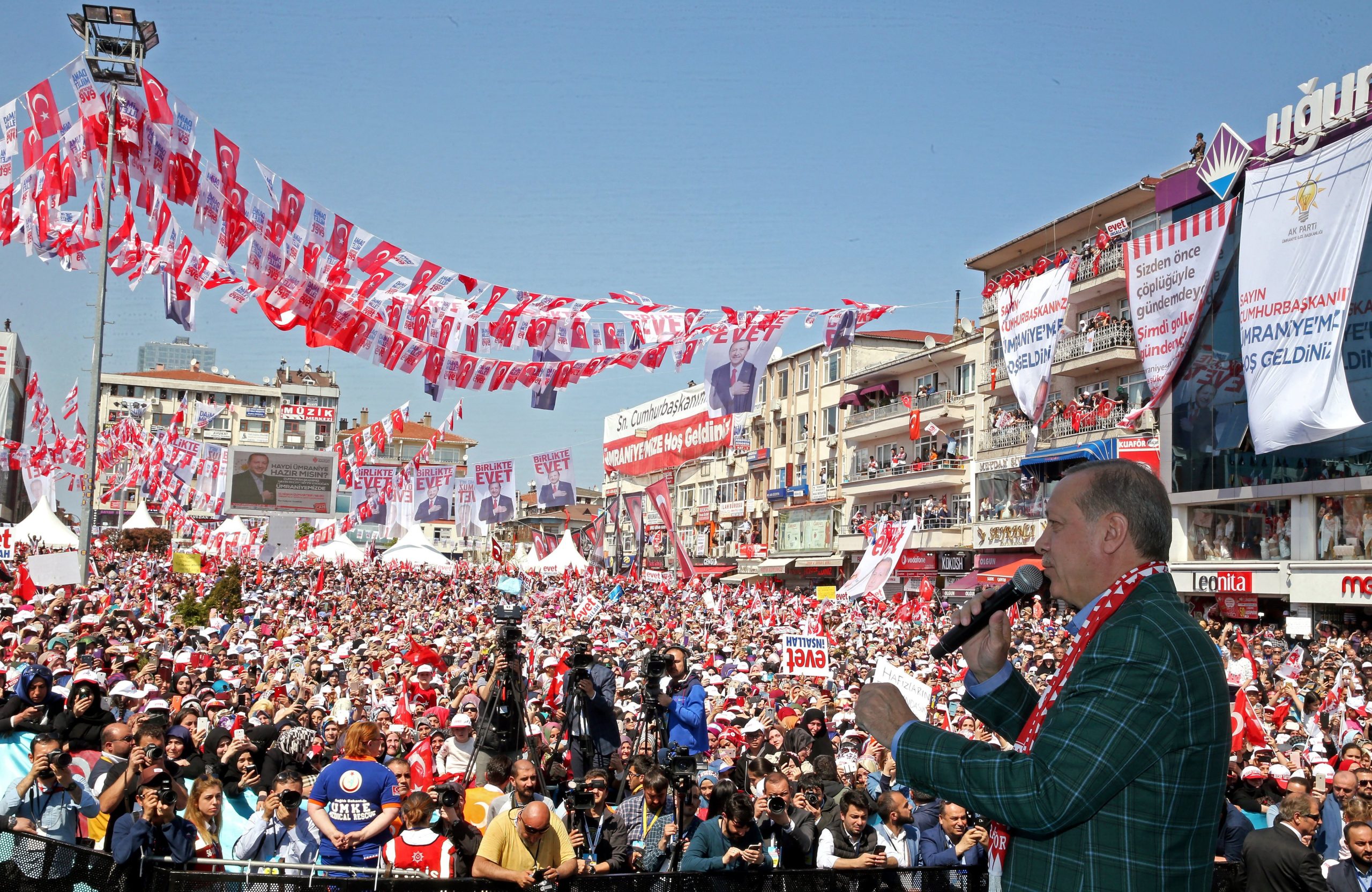 Turquia vai hoje a votos para dizer ‘sim’ ou ‘não’ a mais poderes de Erdogan