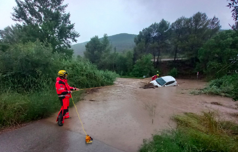 Temporal em Espanha provoca desaparecimentos, inundações e caos nos transportes