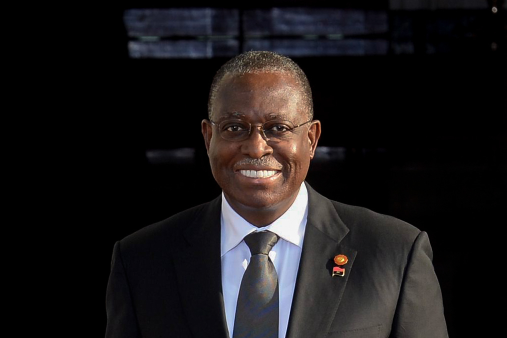 Angola: Manuel Vicente terá autorizado a venda de 1,5 mil milhões de euros de petróleo que não foi pago