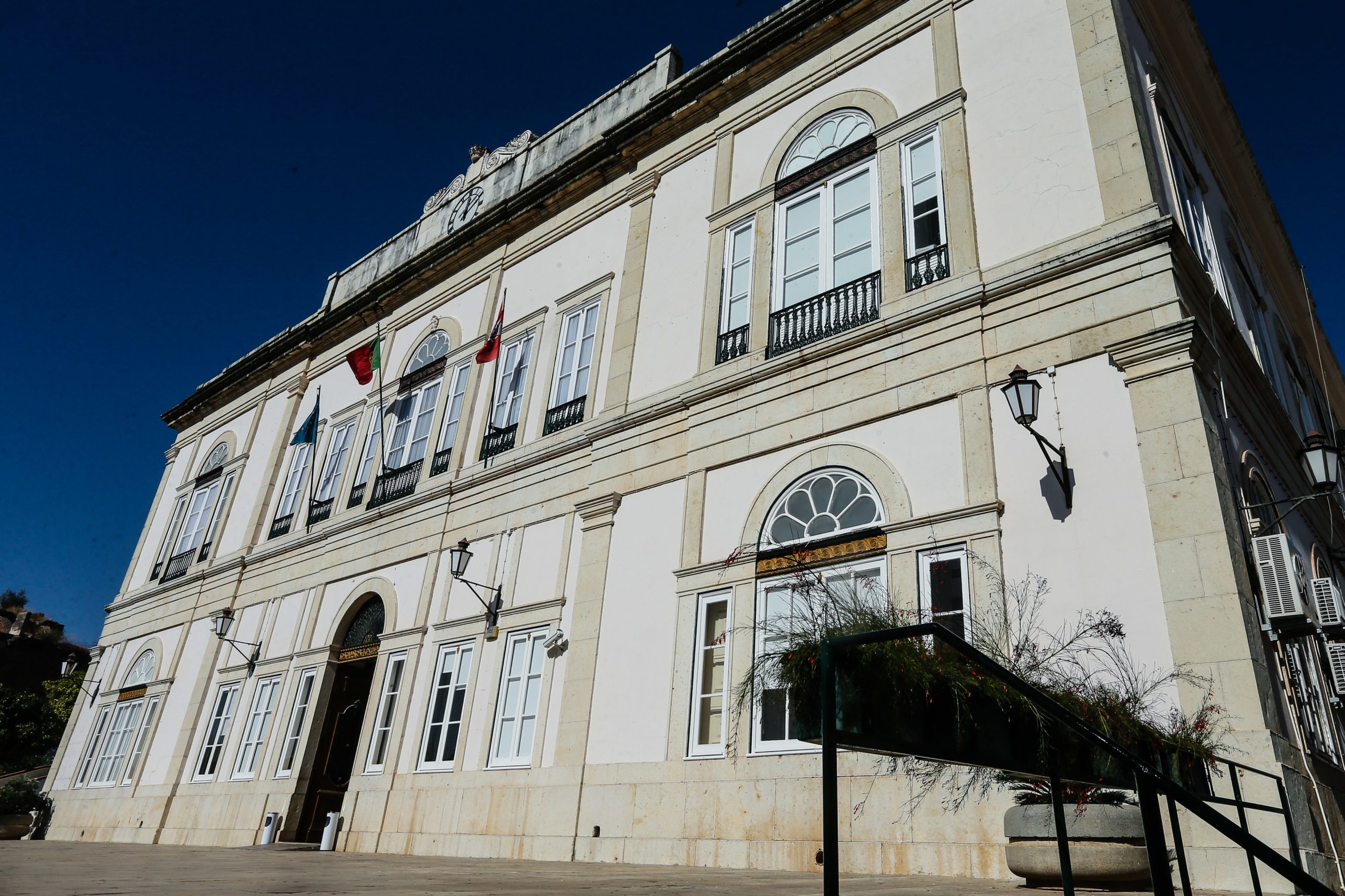 Congresso de freguesias: Presidente de junta chama Putin a autarca de Silves por não facilitar a transferência de competências