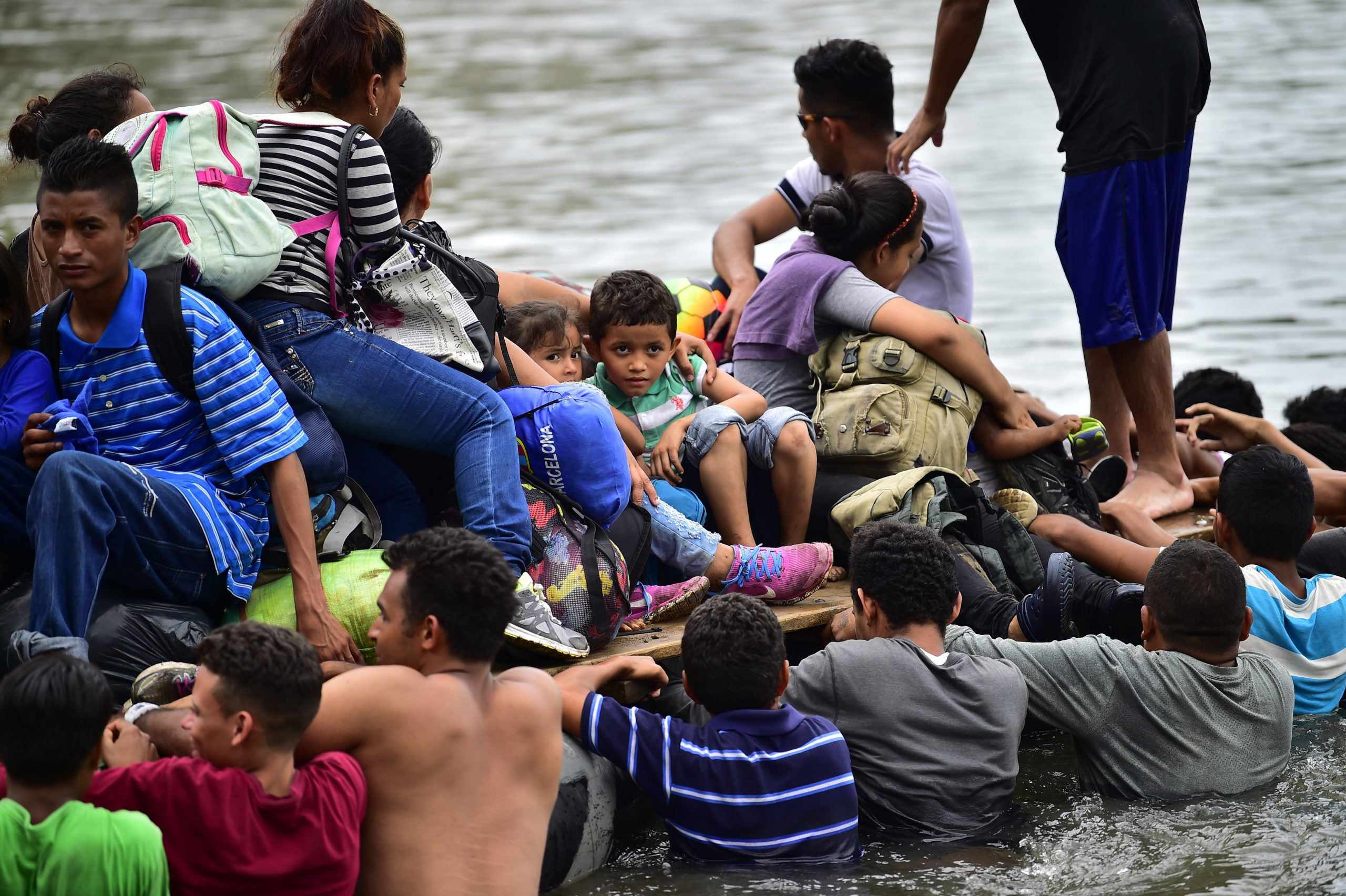 283 migrantes apanhados na fronteira com as Honduras devolvidos aos seus países