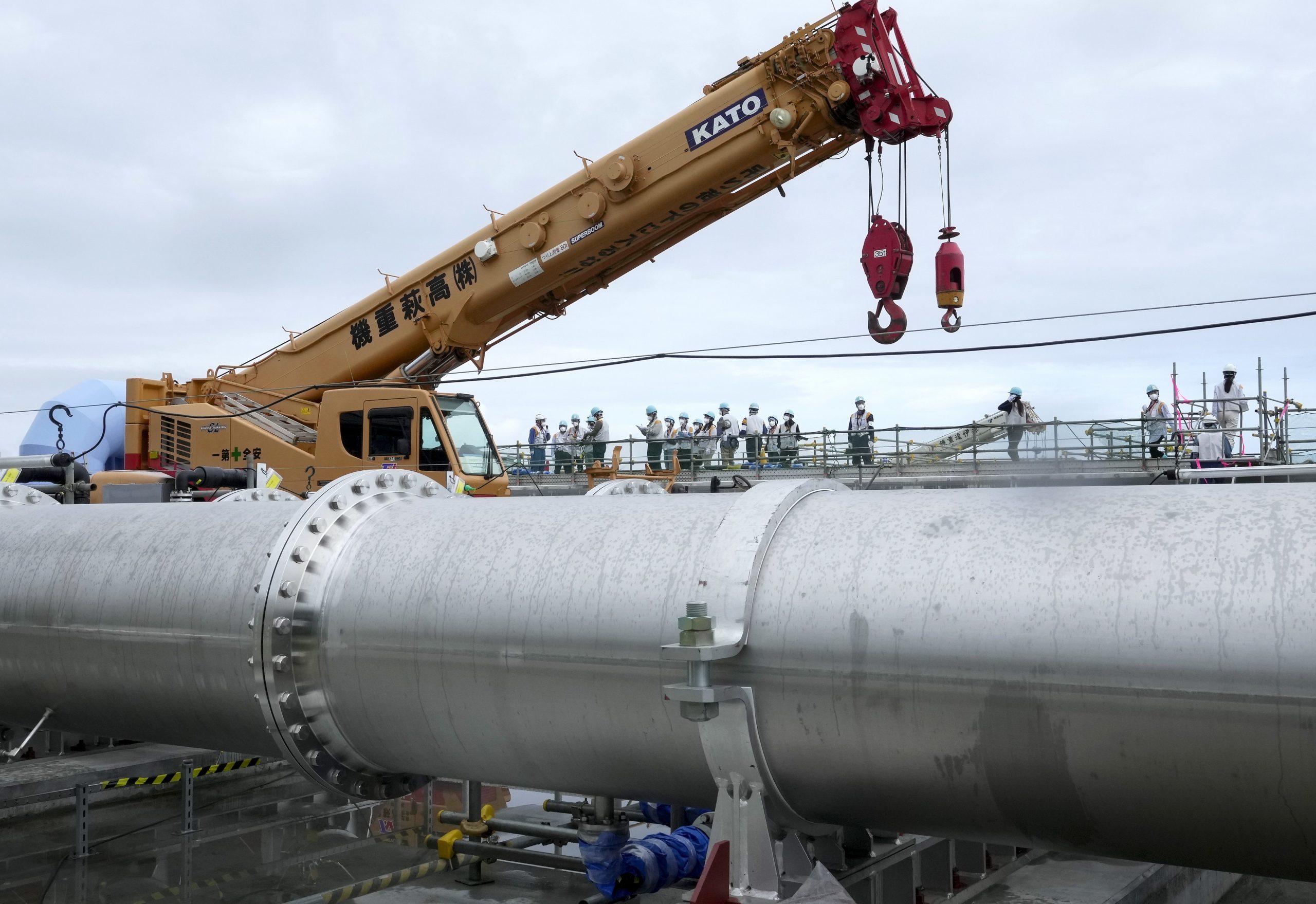 Centenas protestam em Seul contra descarga de água da central de Fukushima
