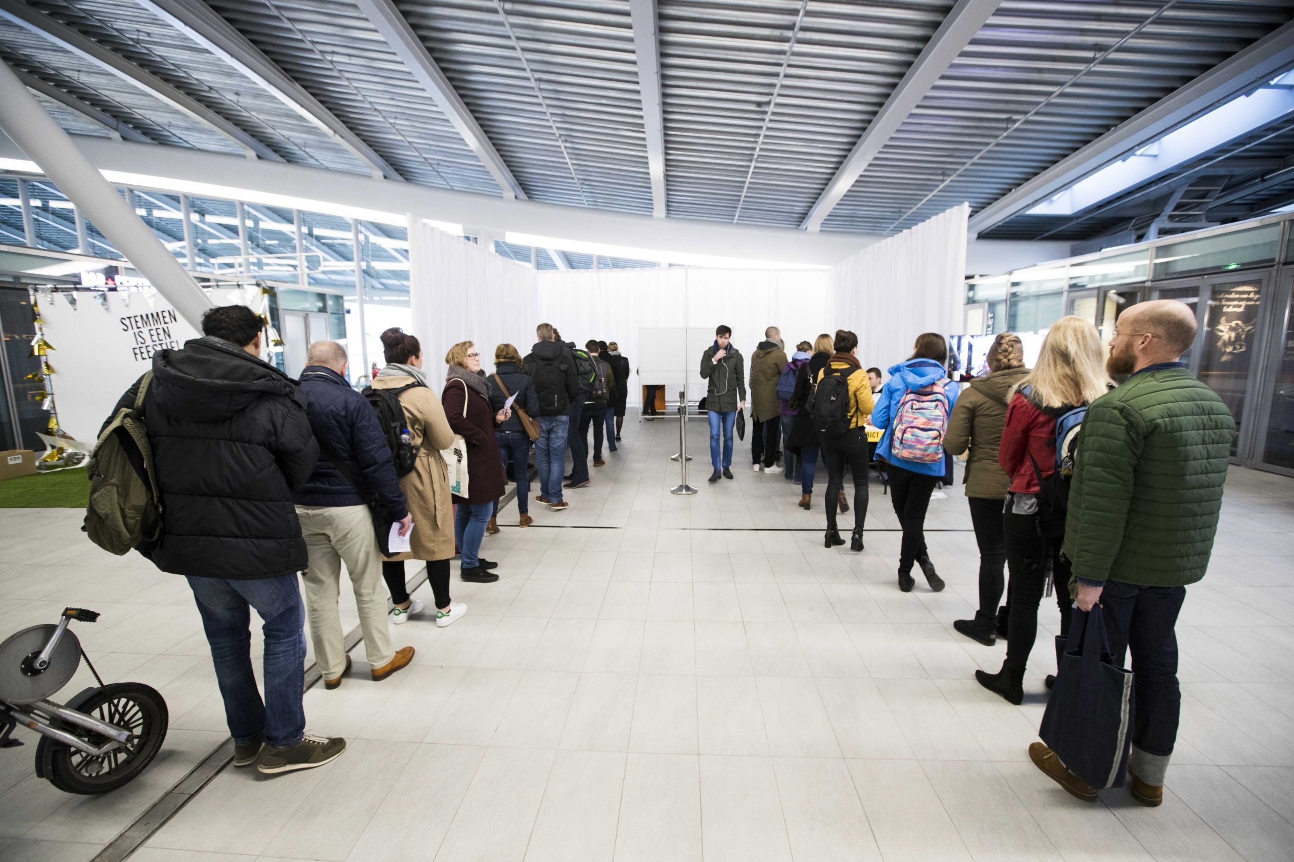 Resultados quase finais na Holanda: Mark Rutte elege 33 deputados e Wilders 20