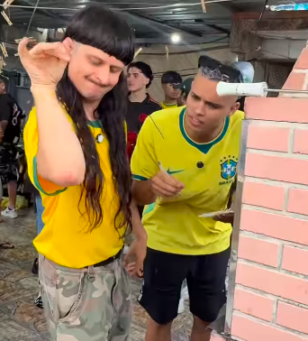Cantor Oliver Tree entre os seis mortos em acidente aéreo no Rio de Janeiro