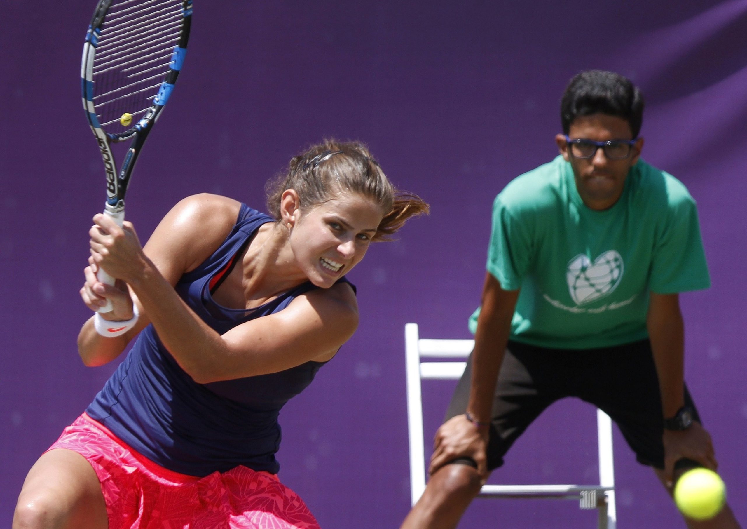 Julia Georges revalida título no torneio de ténis de Auckland